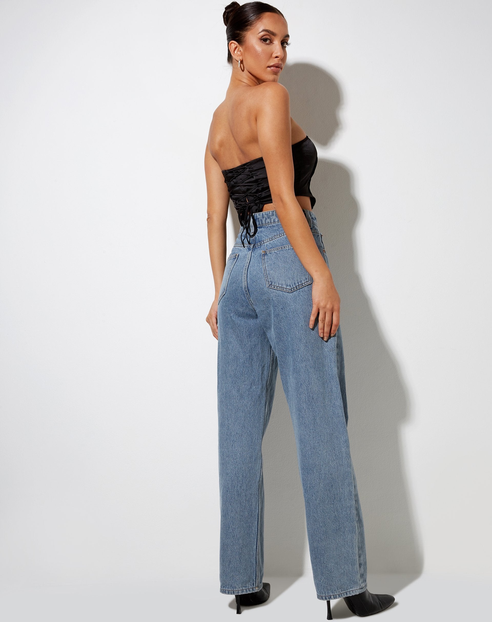Afbeelding van Sanja Bandeau Top in Satijn Zwart