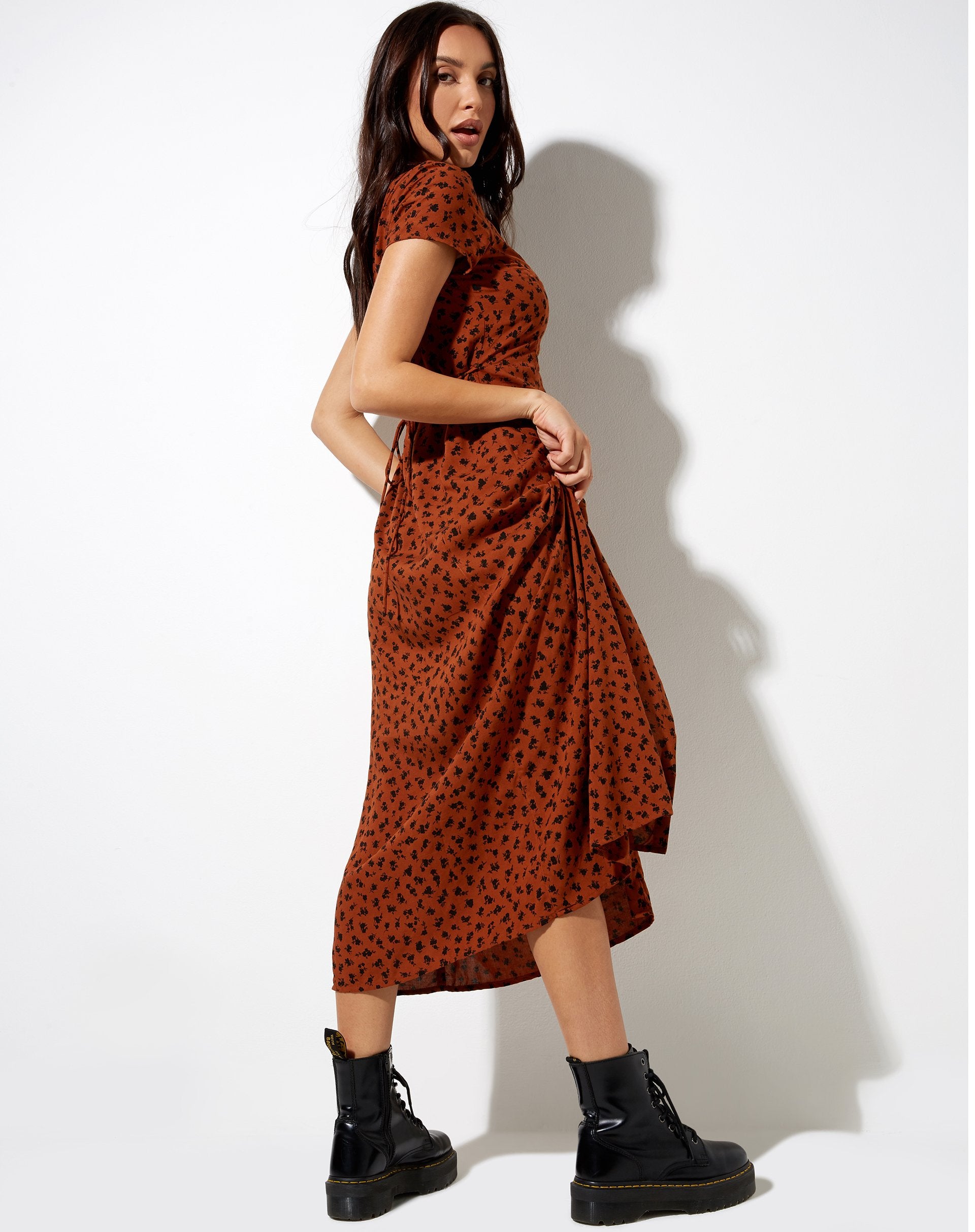 Afbeelding van Sanrin Midi Dress in Dainty Daisy Bombay Brown