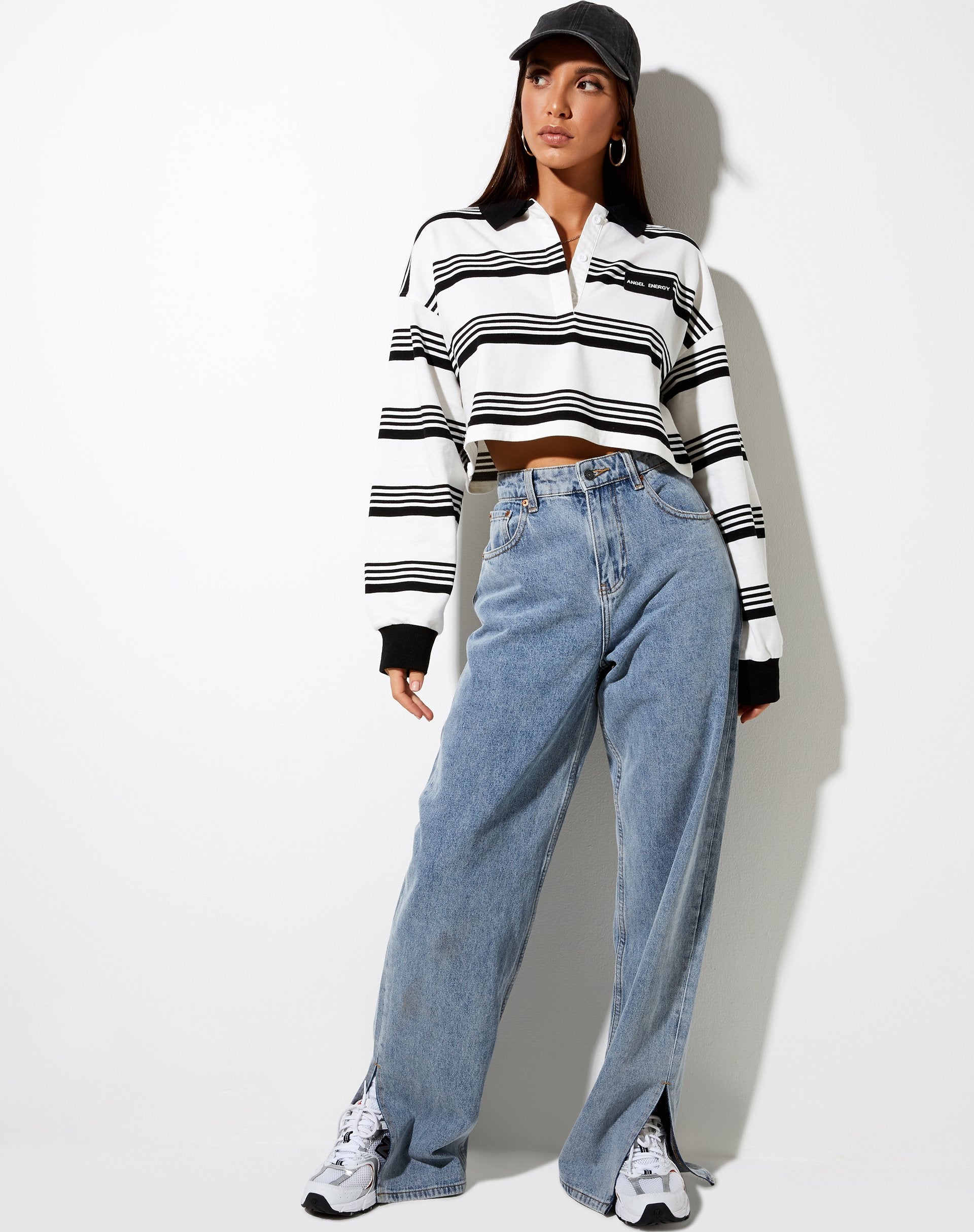 Afbeelding van Saria Crop Top in zwart streep Angel Energy Label