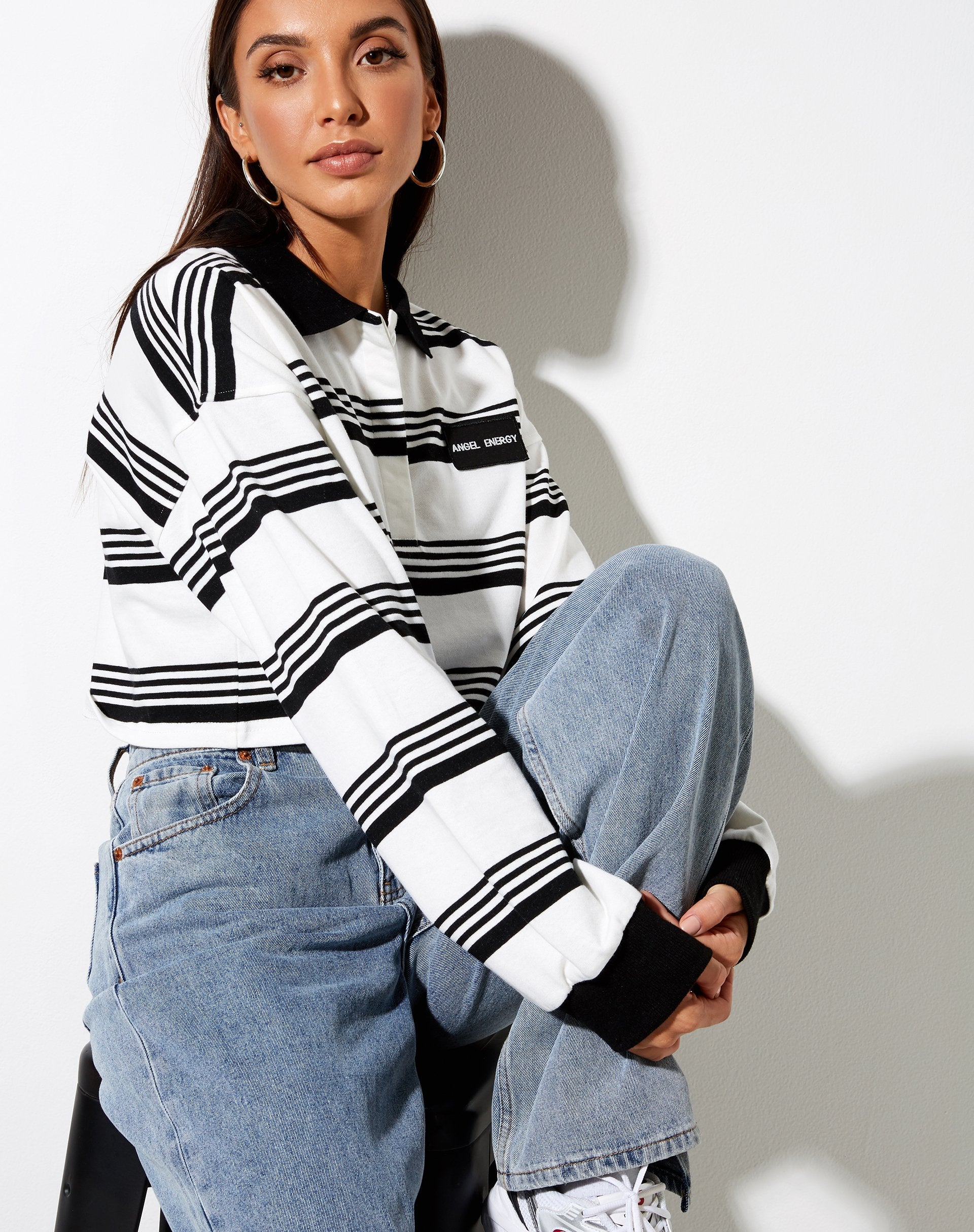 Afbeelding van Saria Crop Top in zwart streep Angel Energy Label
