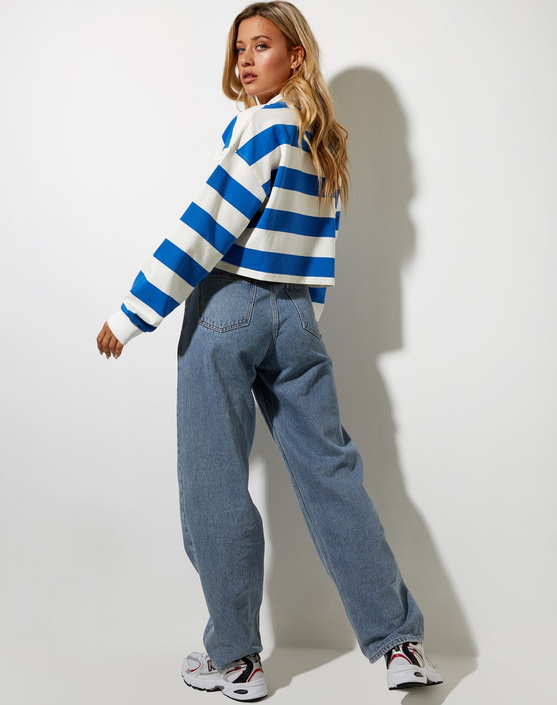 Afbeelding van Sarin Polo Top in Stripe Ivoor en Blauw