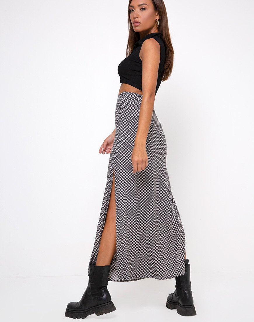 Sayan Rok in Check It Out Zwart