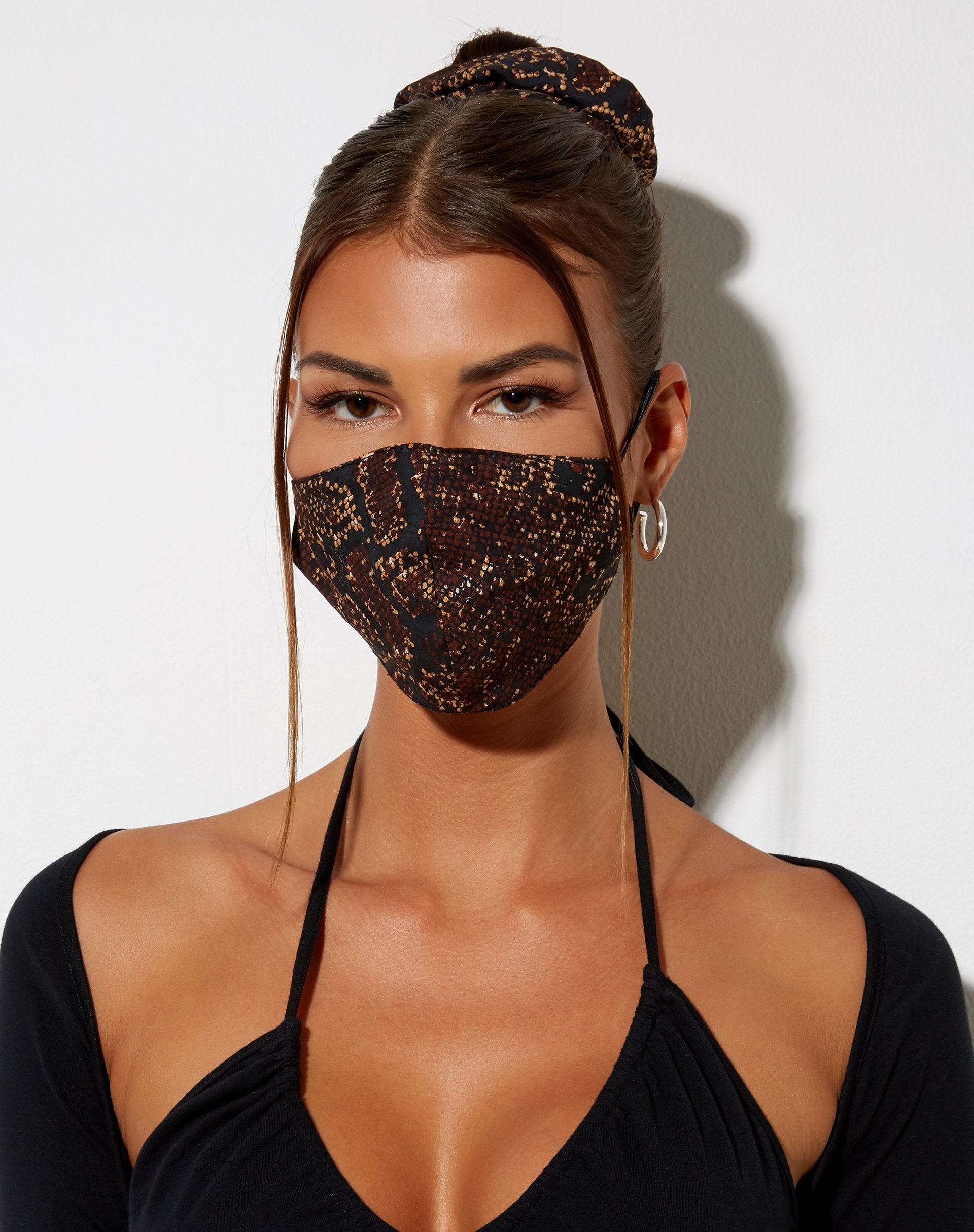 Afbeelding van Gezichtsmasker in Donker Boa Bruin