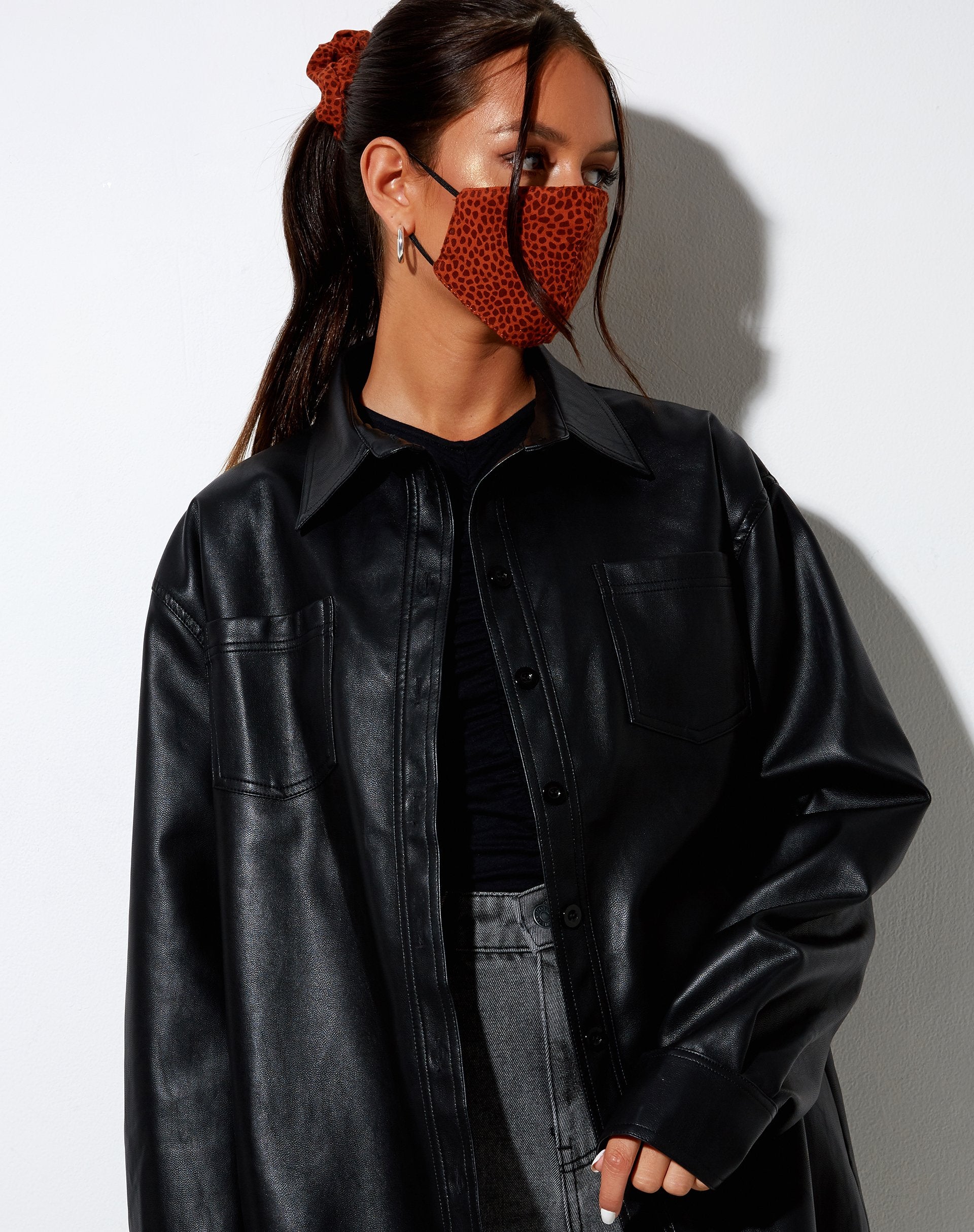 Afbeelding van Gezichtsmasker in Dainty Daisy Bombay Brown