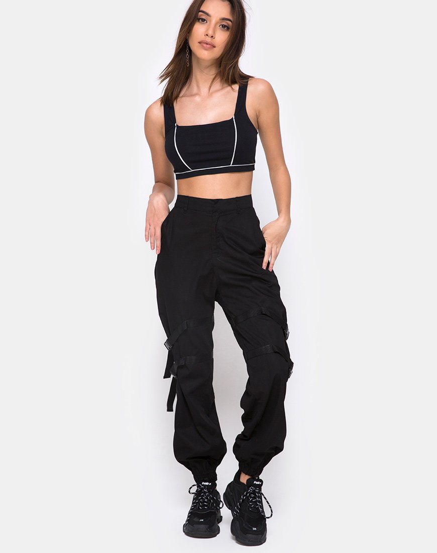 Afbeelding van Shano Crop Top in zwart met witte biezen