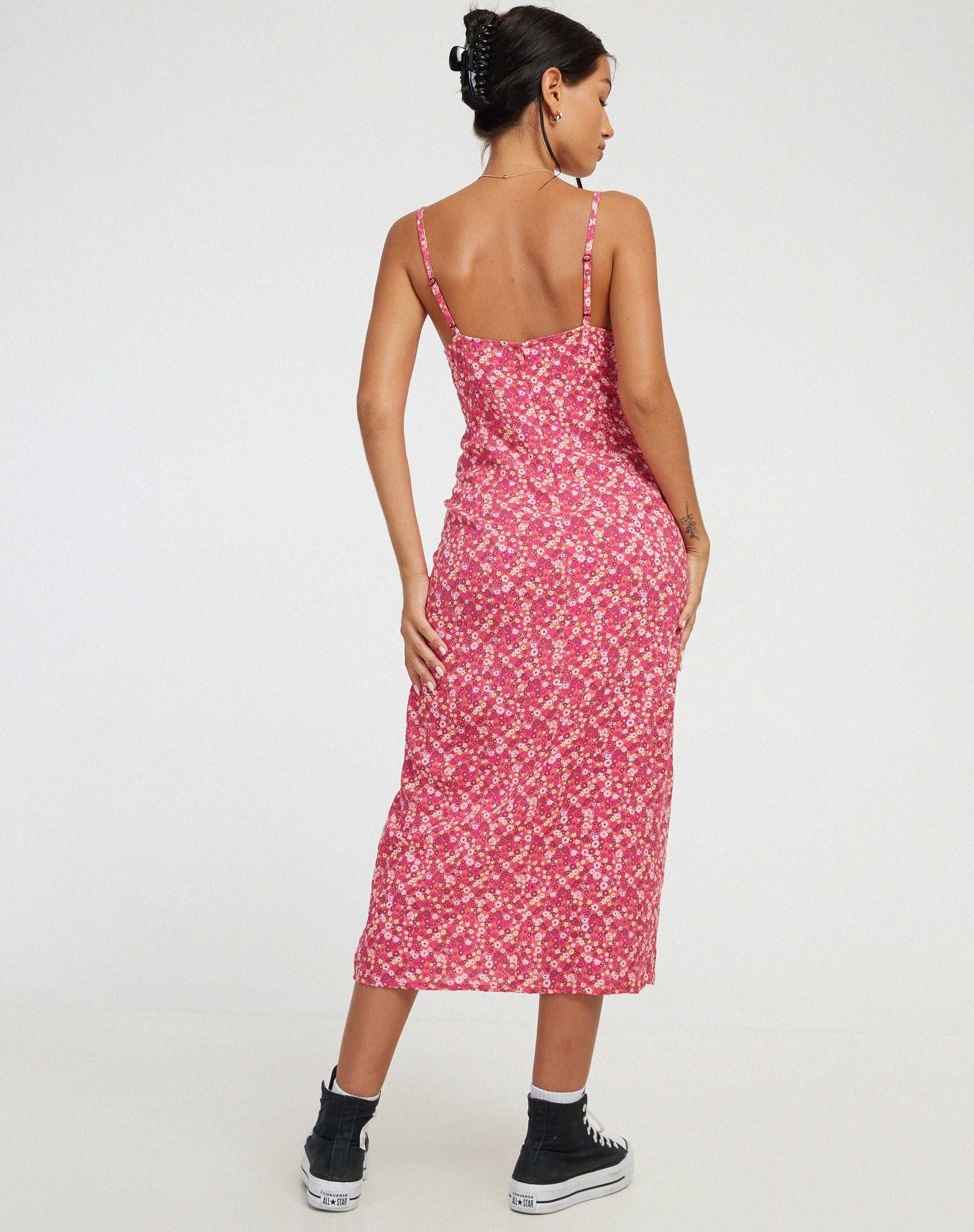 Afbeelding van Shiori Midi Dress in Ditsy Floral PinkShiori Midi Dress in Ditsy Floral Pink