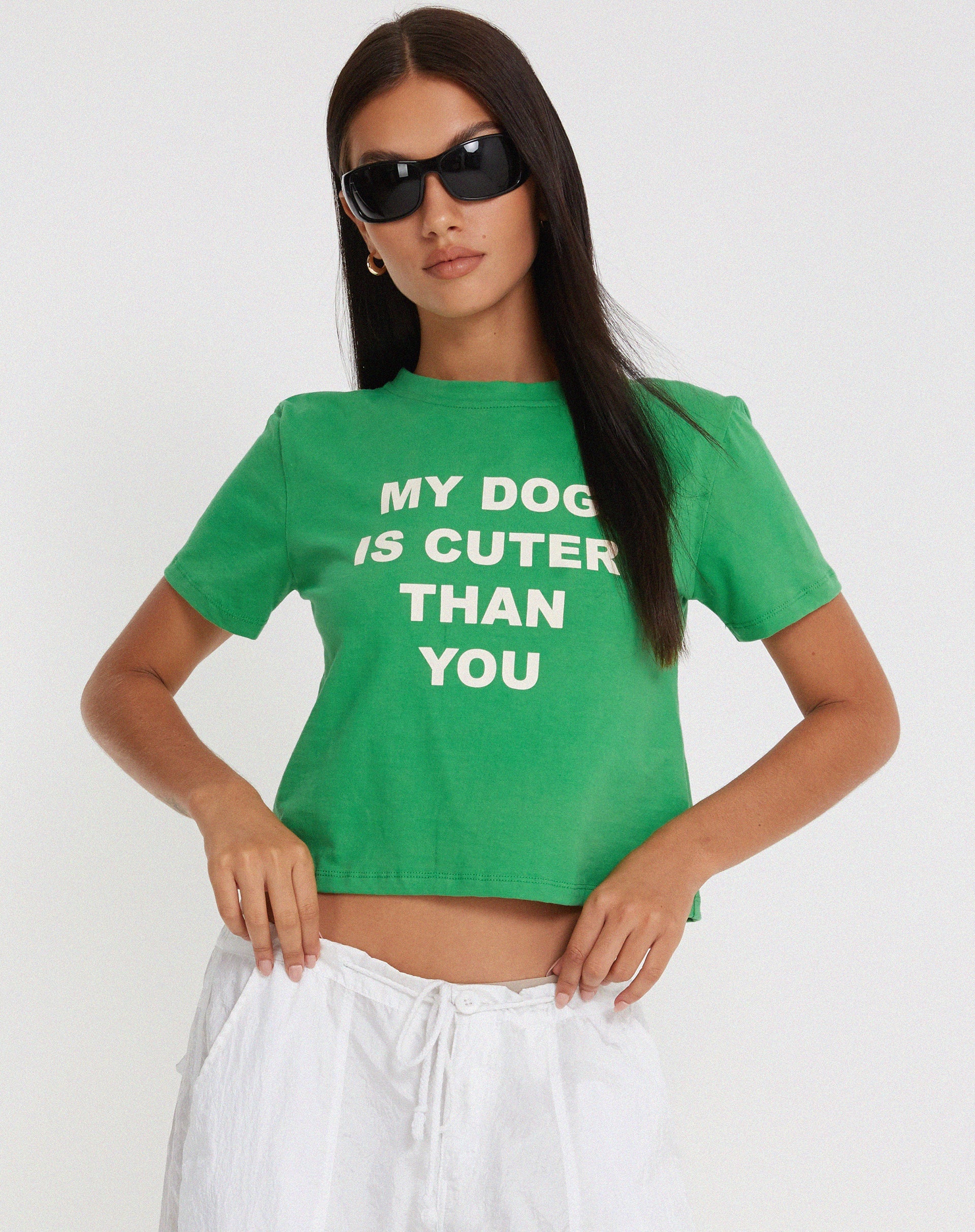 Afbeelding van Shrunk Tee in Bush Green My Dog Is Cuter Than Yours