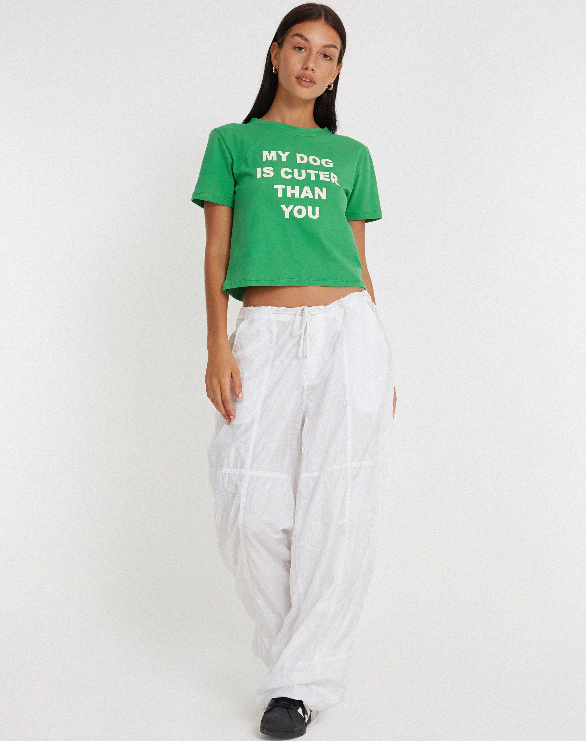 Afbeelding van Shrunk Tee in Bush Green My Dog Is Cuter Than Yours