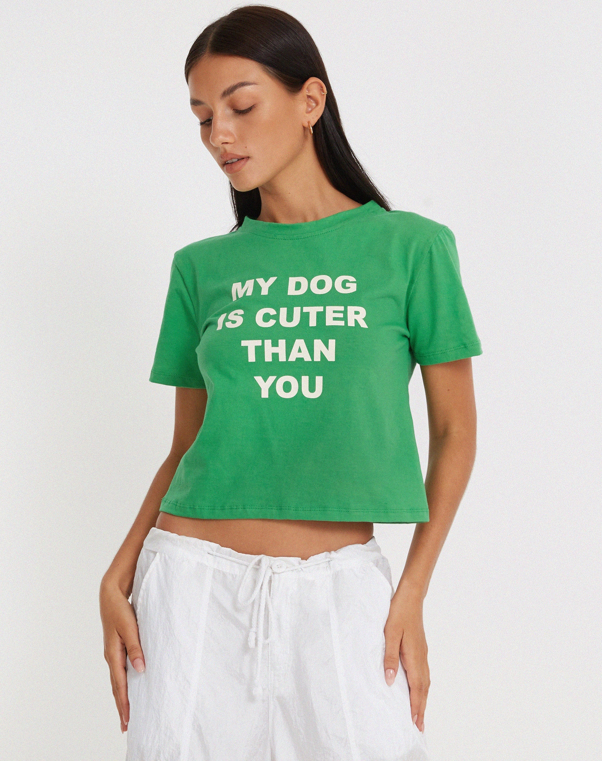 Afbeelding van Shrunk Tee in Bush Green My Dog Is Cuter Than Yours