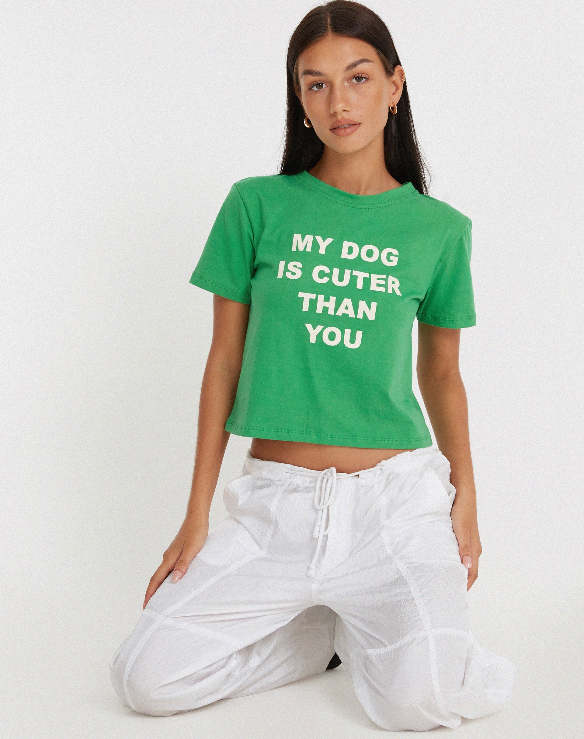 Afbeelding van Shrunk Tee in Bush Green My Dog Is Cuter Than Yours