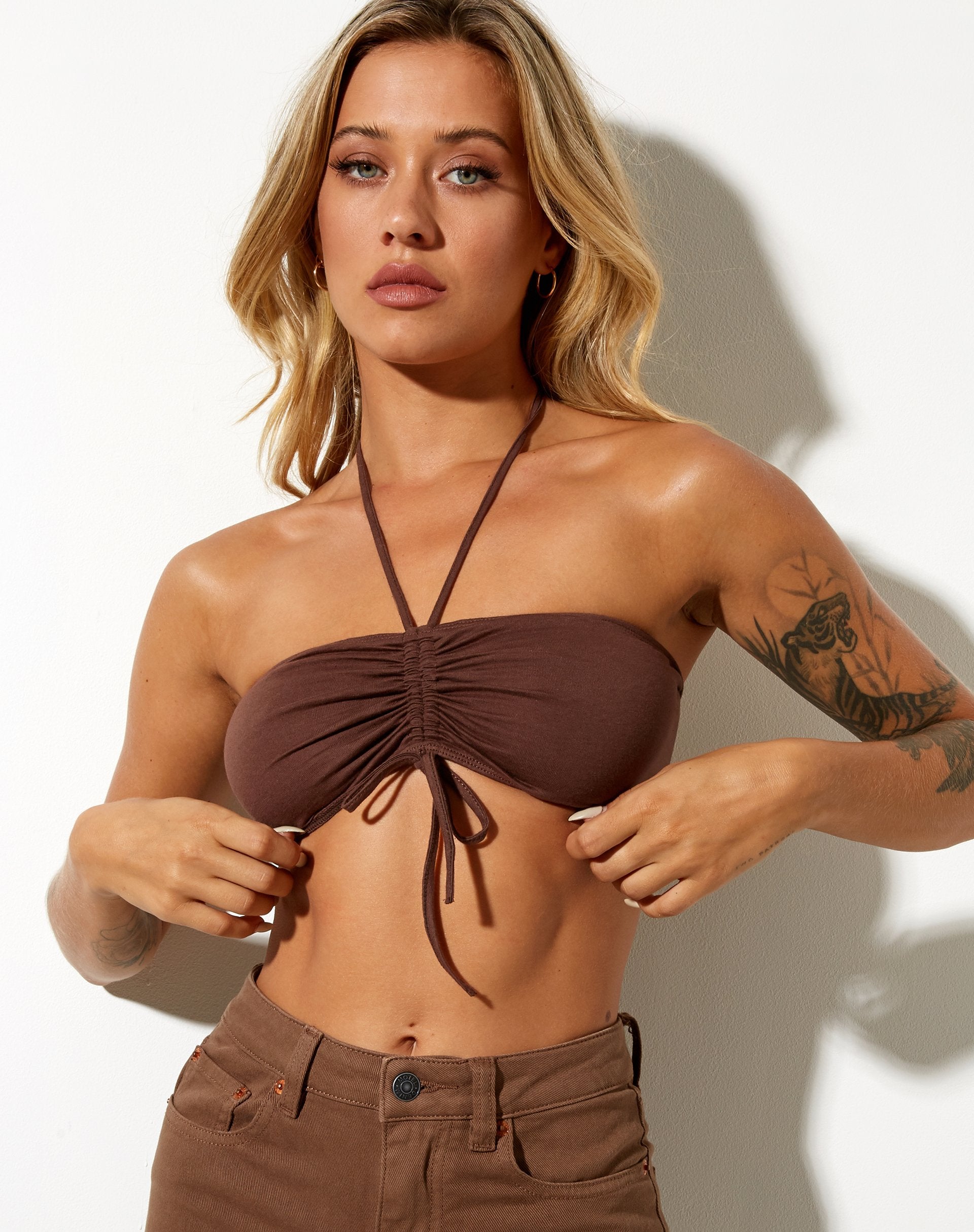 Afbeelding van Shuji Crop Top in Lycra Diep Mahonie