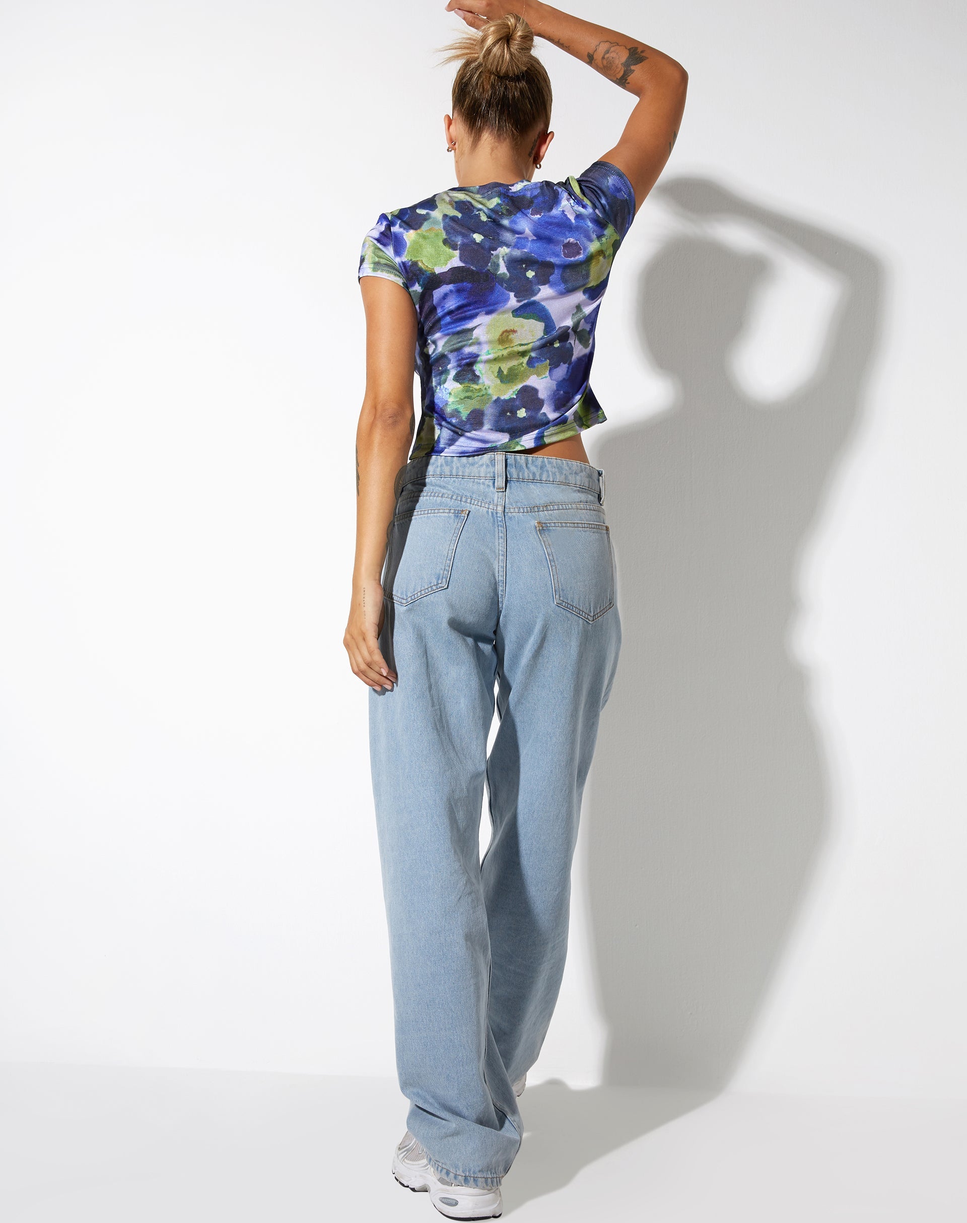 Afbeelding van Sianda Crop Top in abstract aquarelblauw