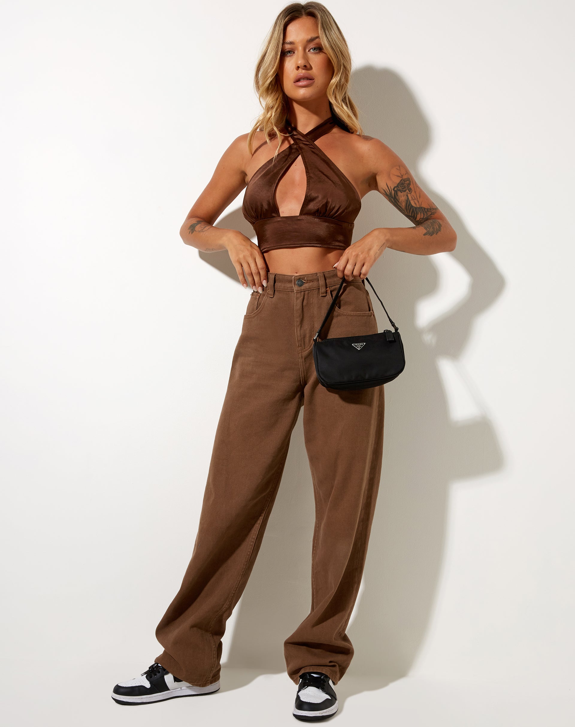 Afbeelding van Silta Crop Top in Satijn Chocolade