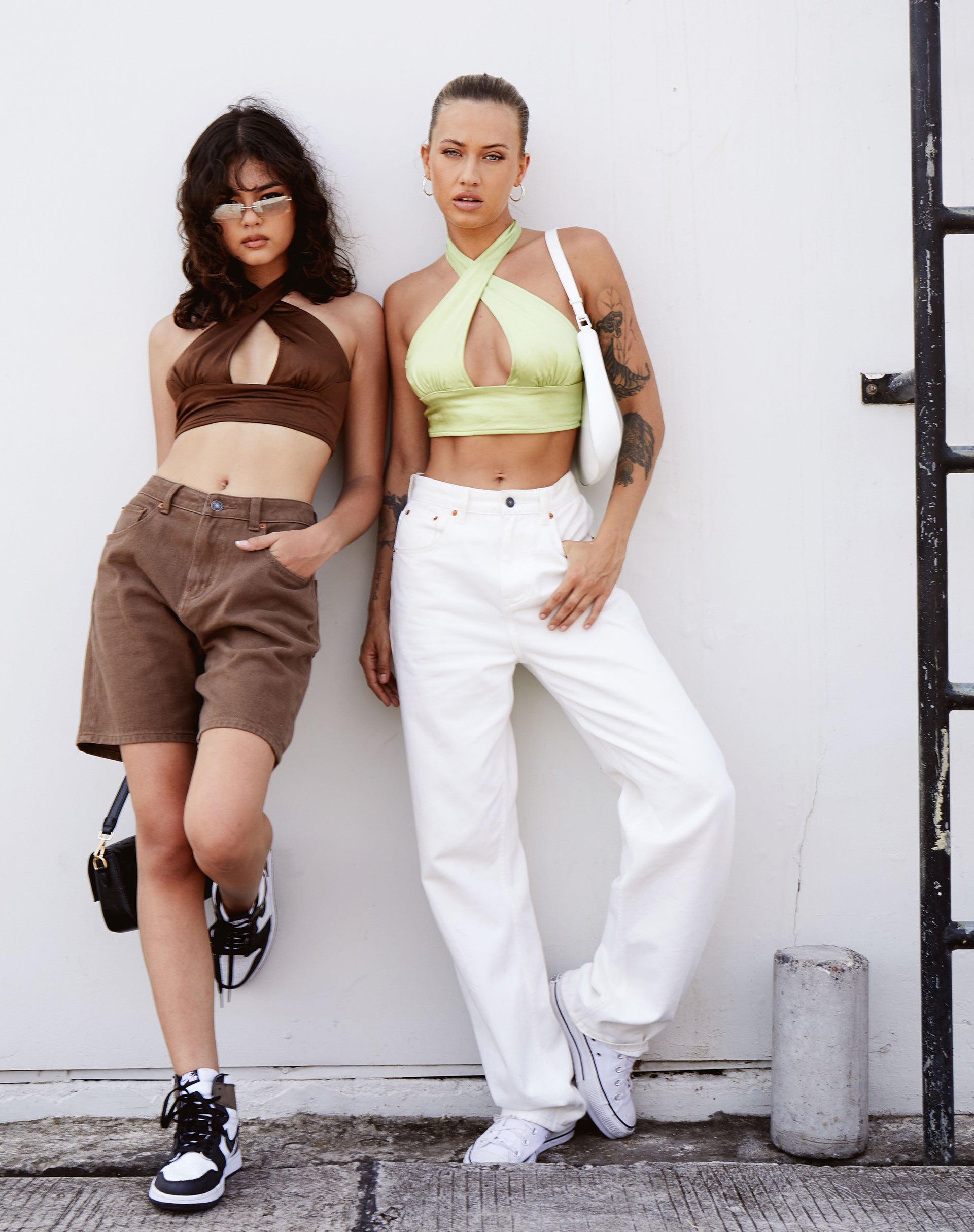 Afbeelding van Silta Crop Top in Satijn Chocolade