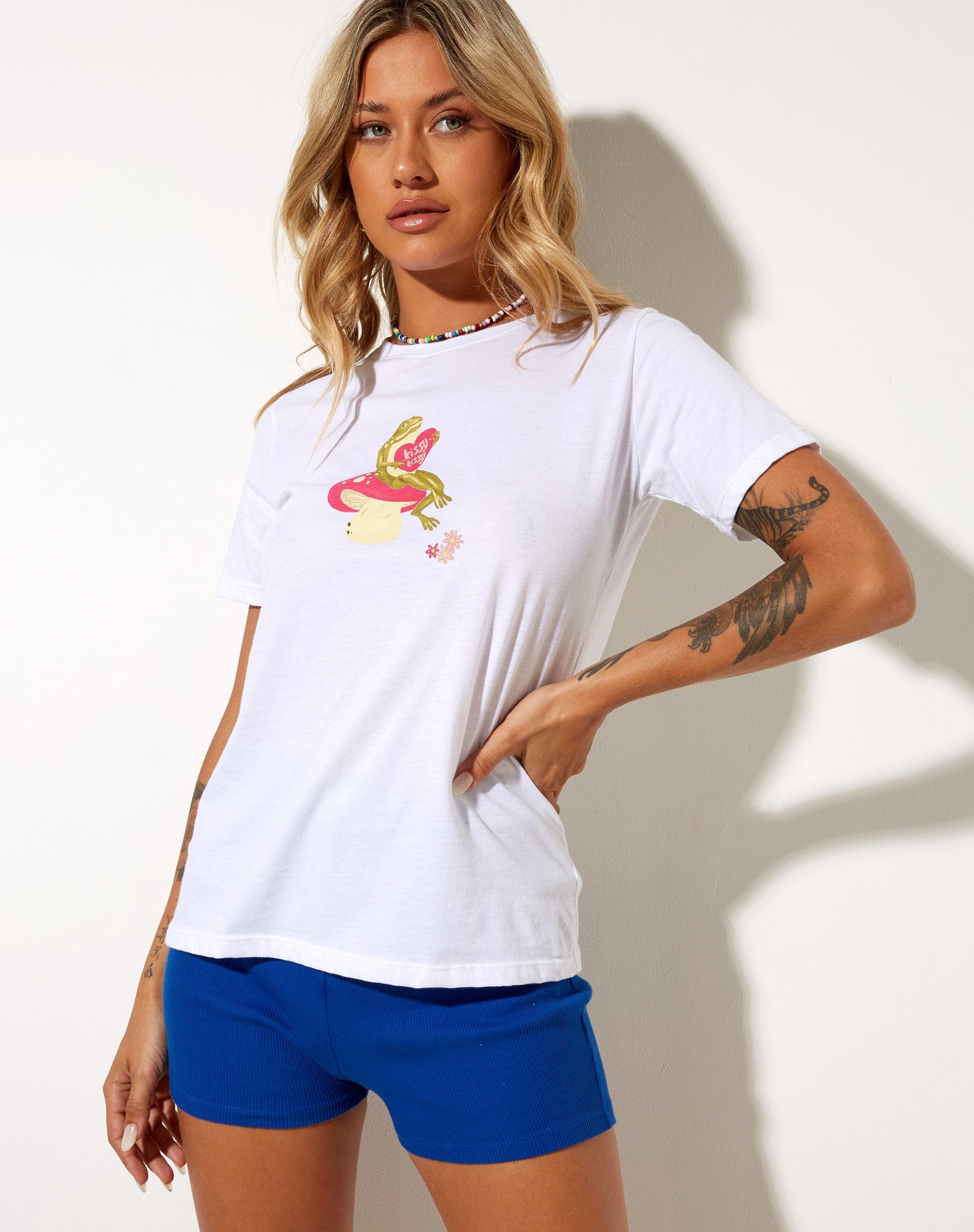 Afbeelding van Slim Fit T-shirt in Wit Kussende Kikker