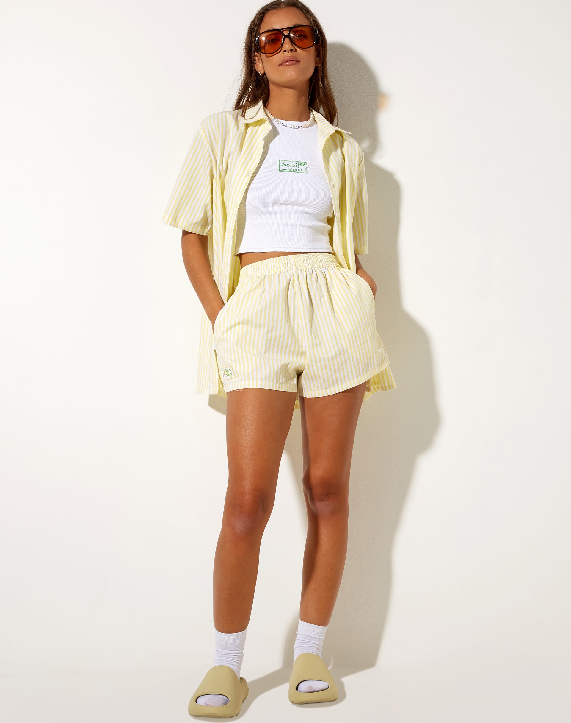 Afbeelding van Smita Shirt in Transparant Geel Take It Easy