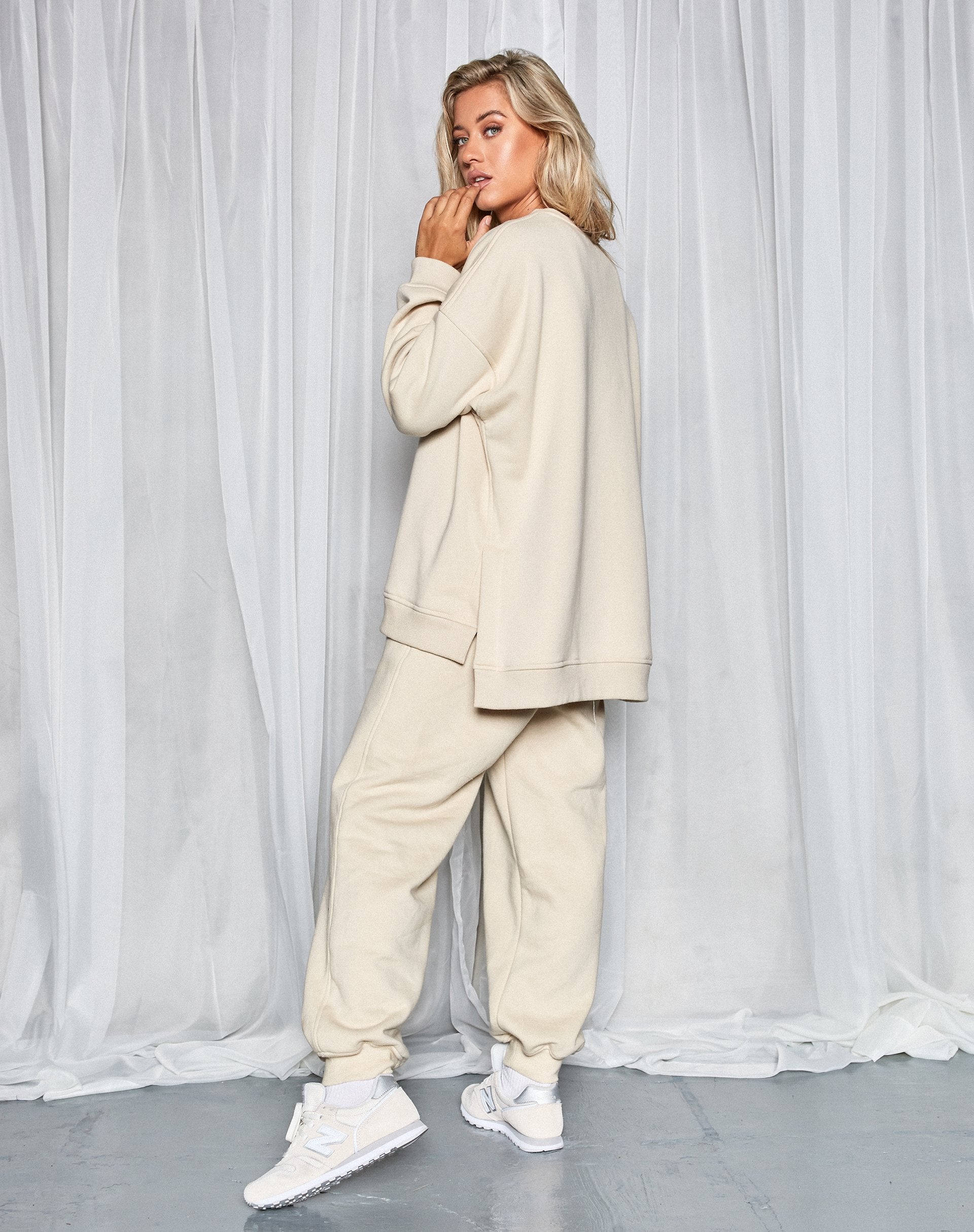 Afbeelding van Suje Sweatshirt in Stone Cherubijn Lamour Label Embro