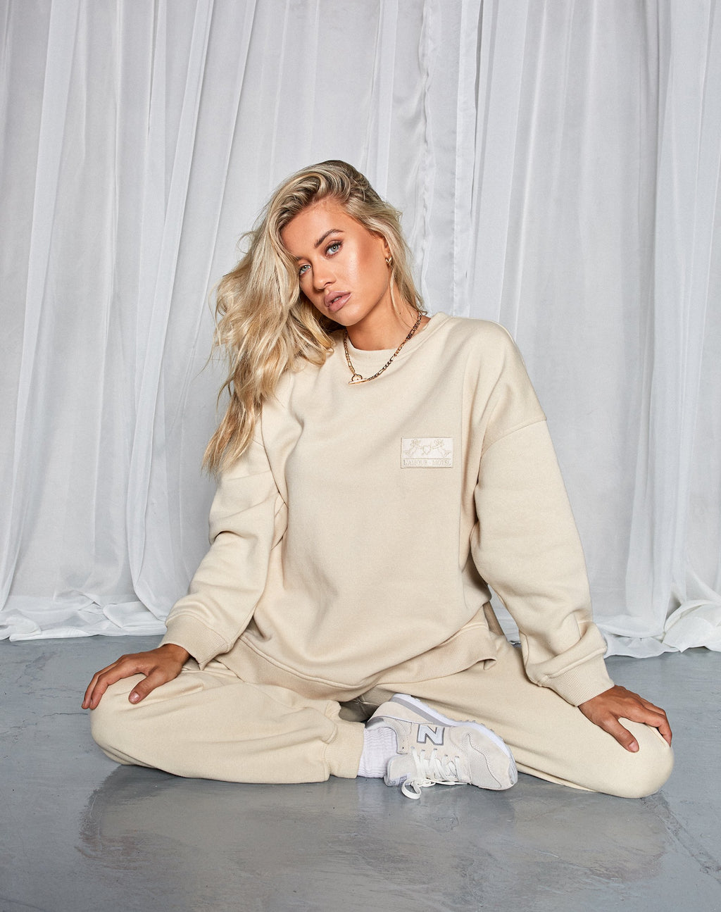 Suje Sweatshirt in Stone Cherubijn L'amour Label Embro