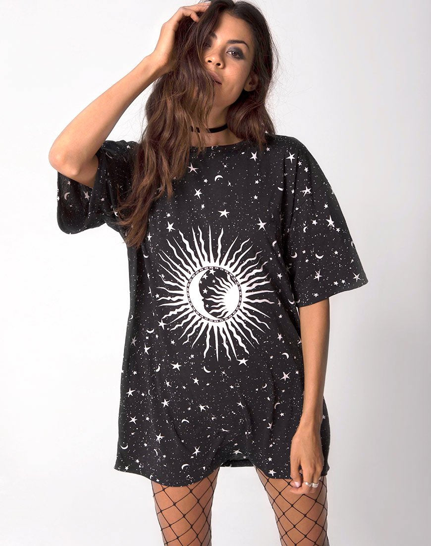 Sunny Kiss Oversized T-shirt in Black Cosmos