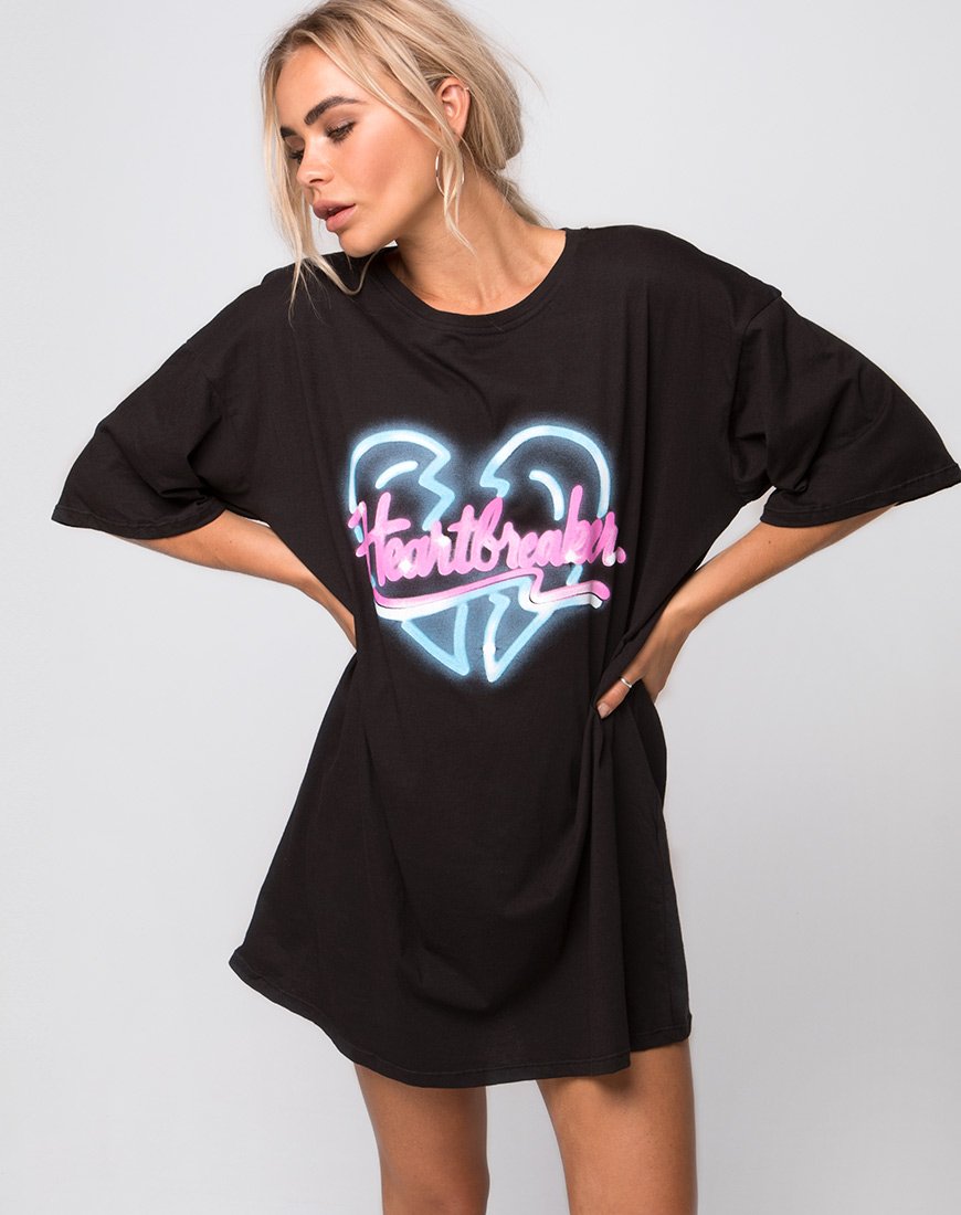 Sunny Kiss T-shirt in Black Heart Breaker