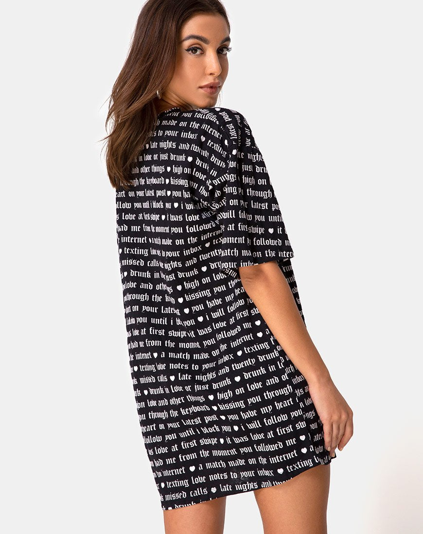 Afbeelding van Sunny Kiss T-shirt in zwart met Love At First Swipe print