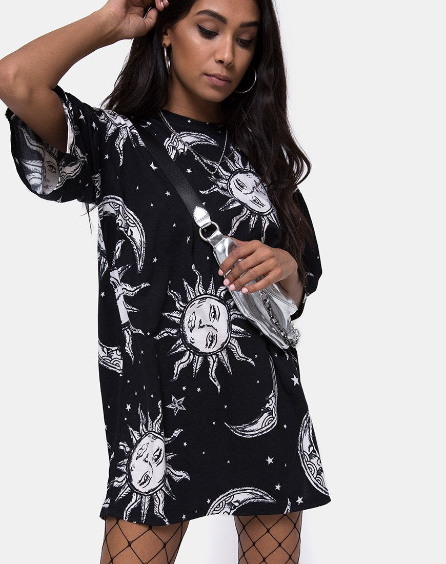 Sunny Kiss T-shirt in oversized Sun Moon and Stars