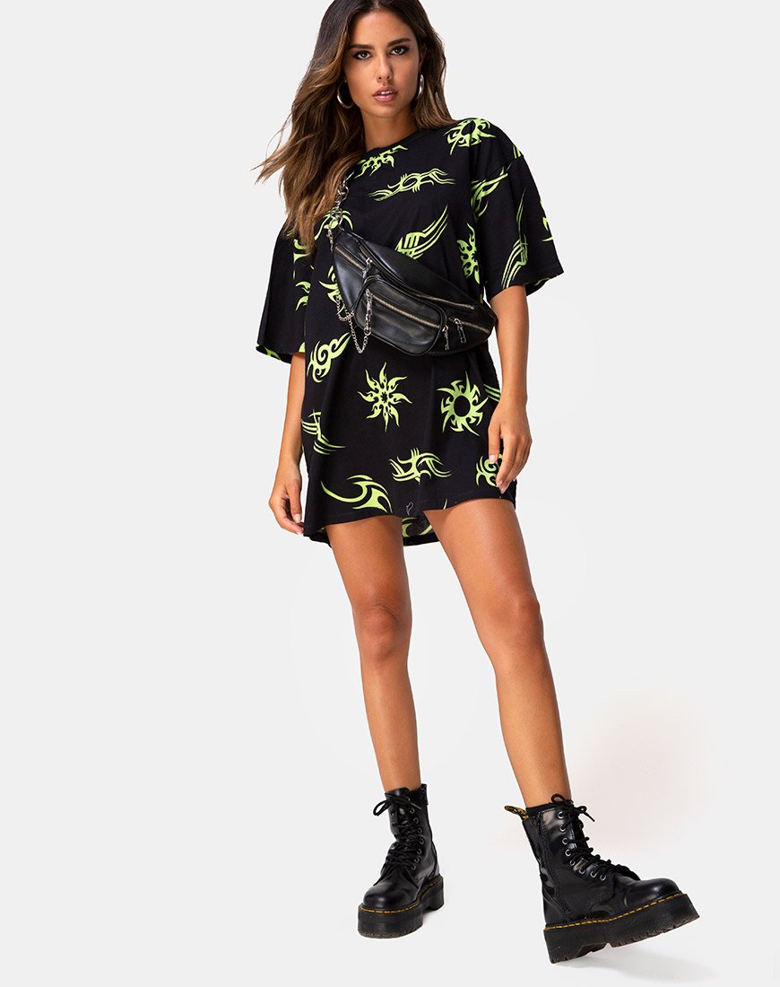 Afbeelding van Sunny Kiss T-shirt in zwart met tribal herhaling