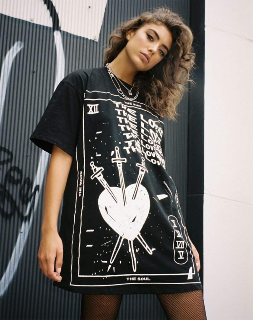 Sunny Kiss Tee in de zon, minnaar en ziel