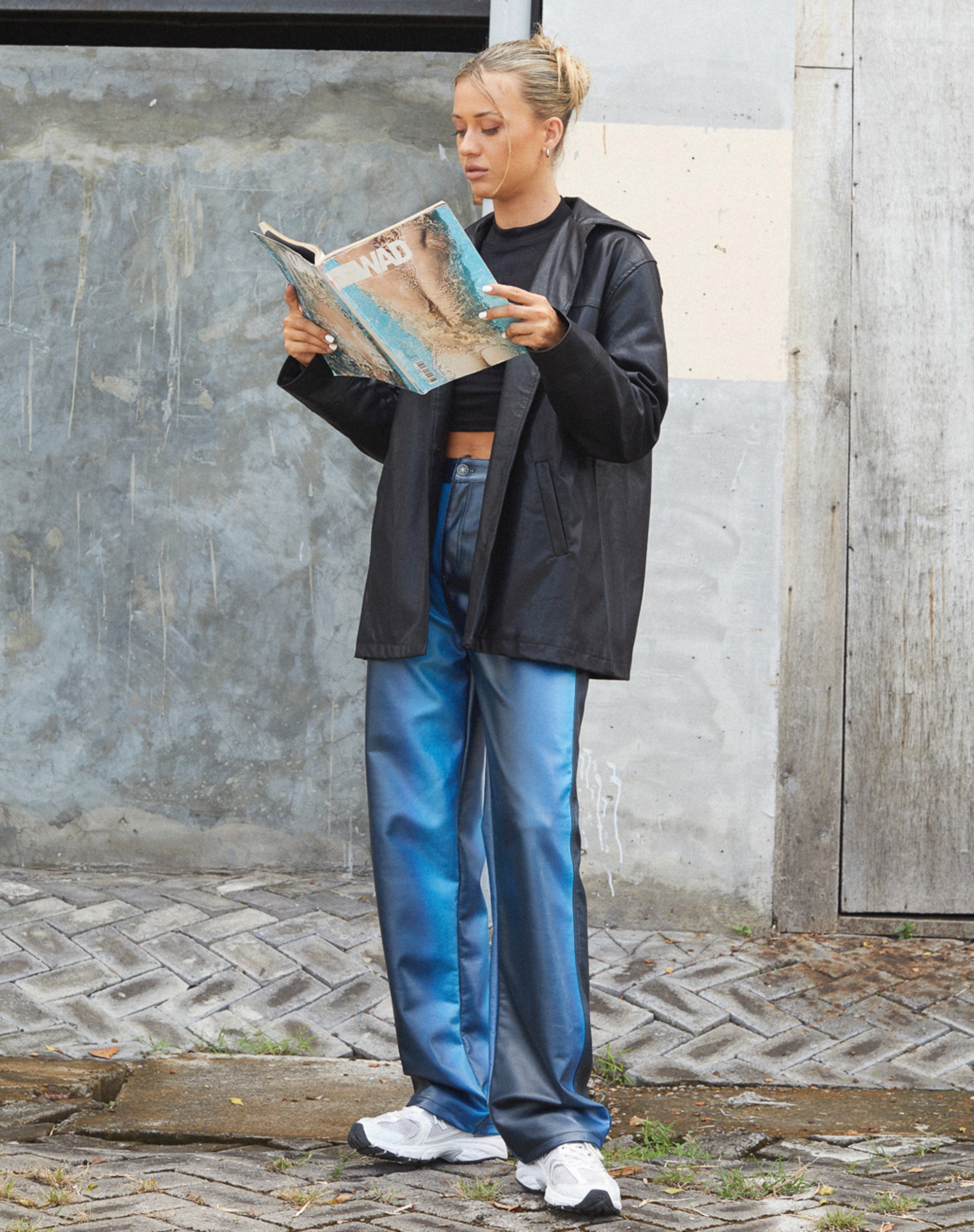 BEELD VAN Parallel broek in PU ombre blauw