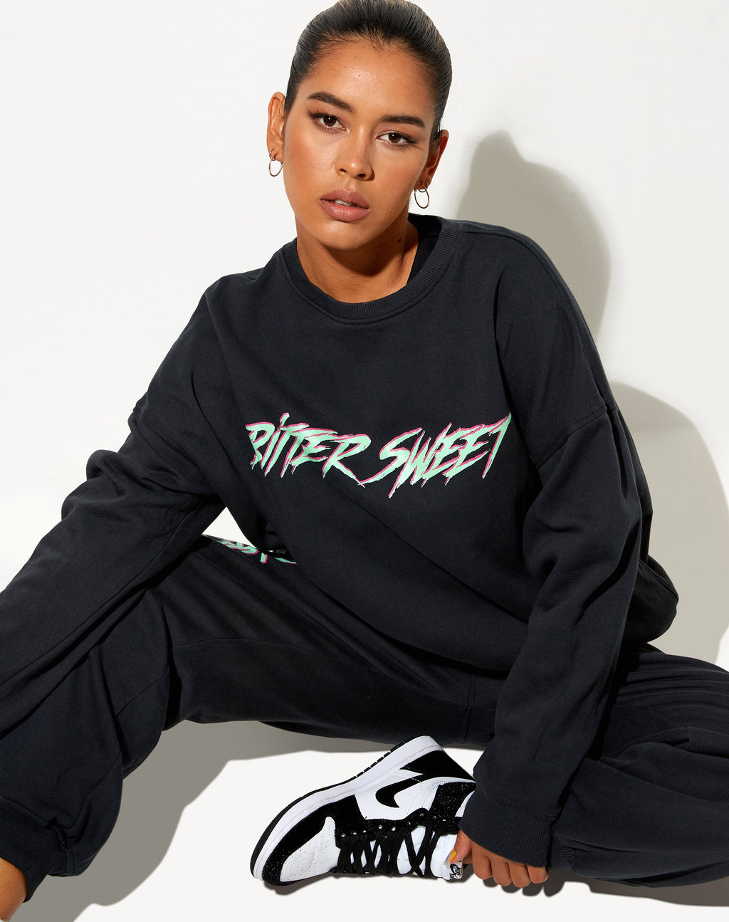 Ted Sweatshirt in Vintage Zwart Bittersweet