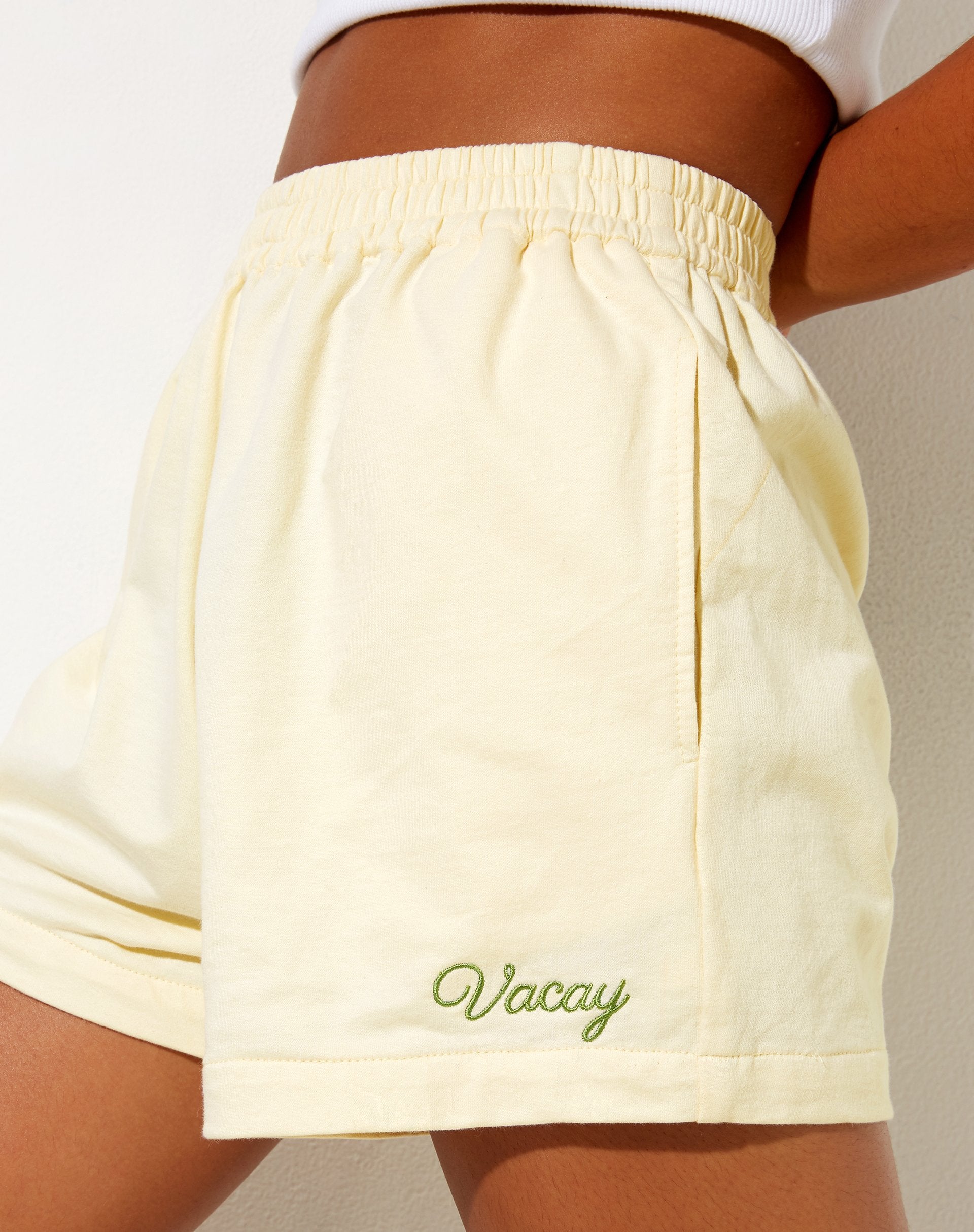 Afbeelding van Terry Short in Buttercream Vacay Embro