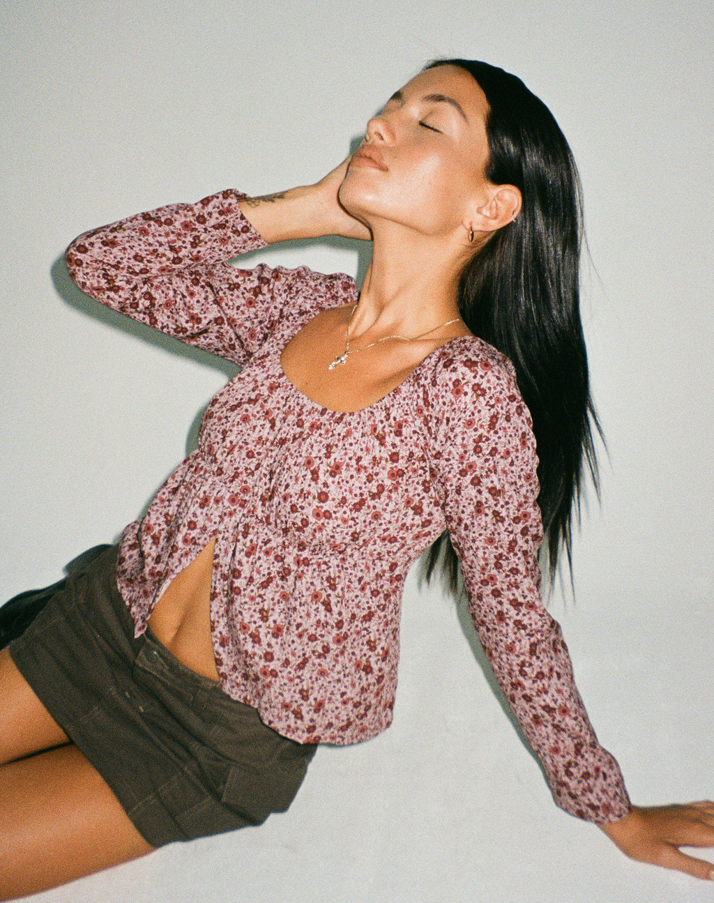 Thena Lange Mouw Top in 90's Bloemen Bourgondië