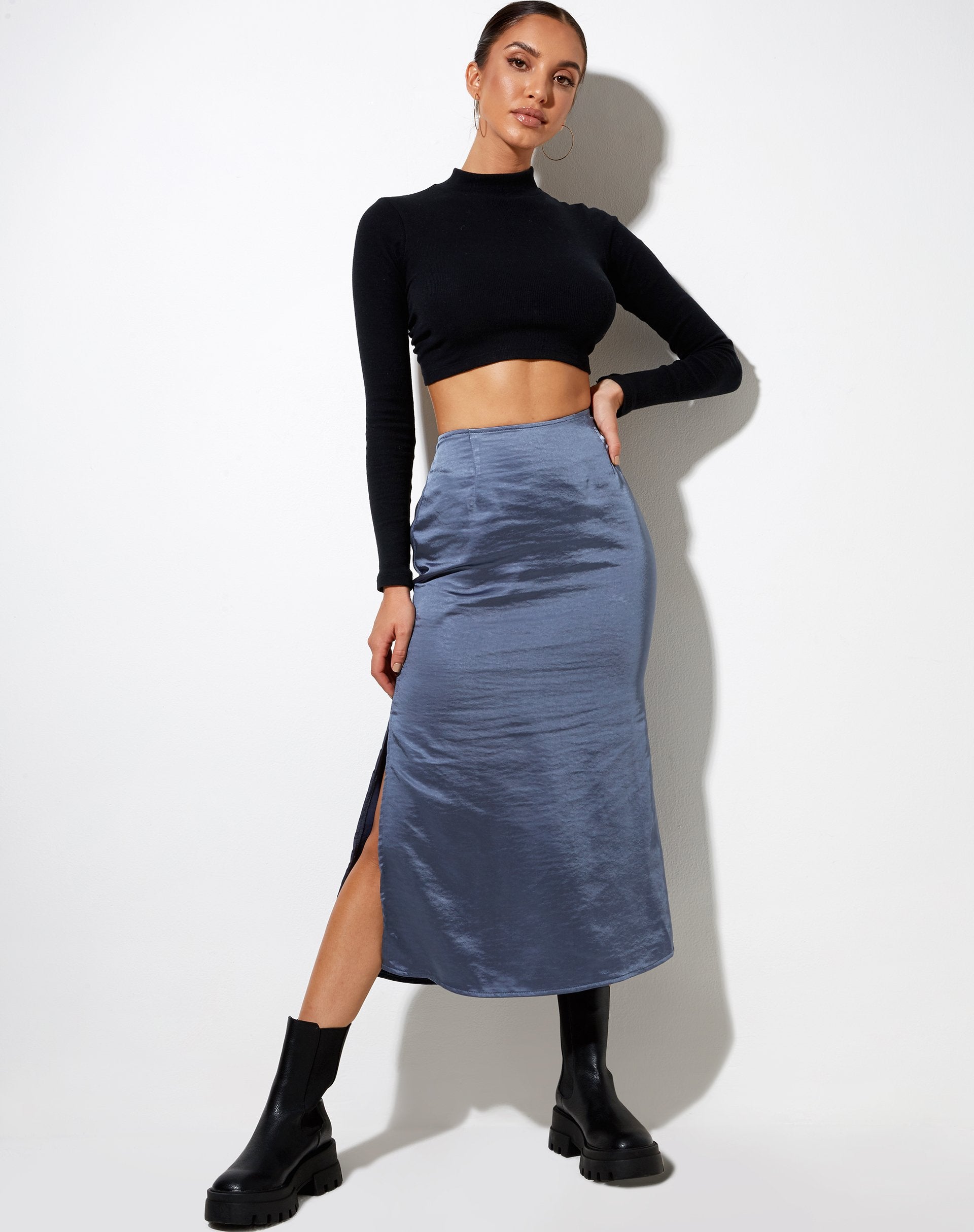 Afbeelding van Tindra Midi rok in satijn leisteenblauw