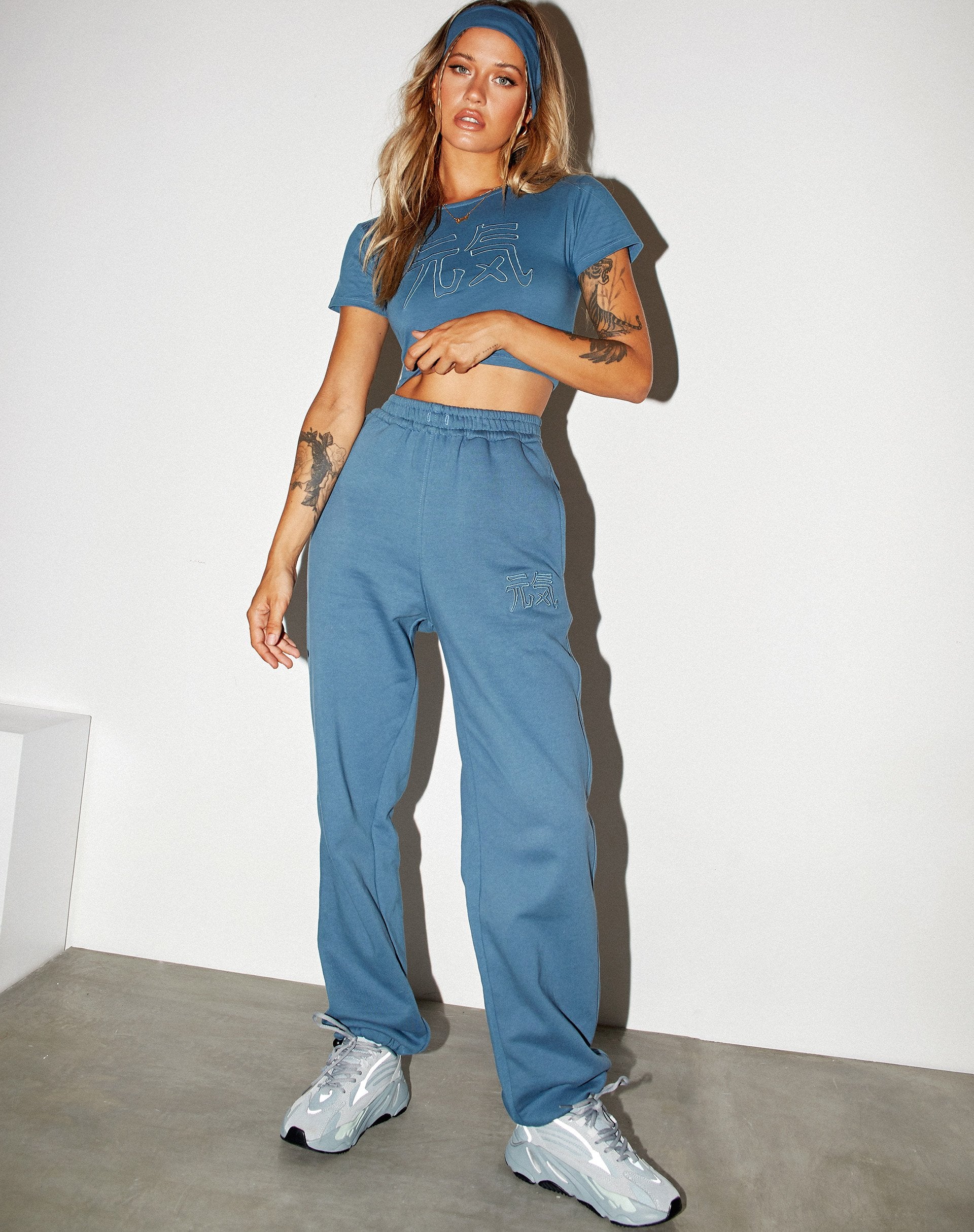 Afbeelding van Tindy Crop Top in Mineraalblauw Japanese Spirit Embro