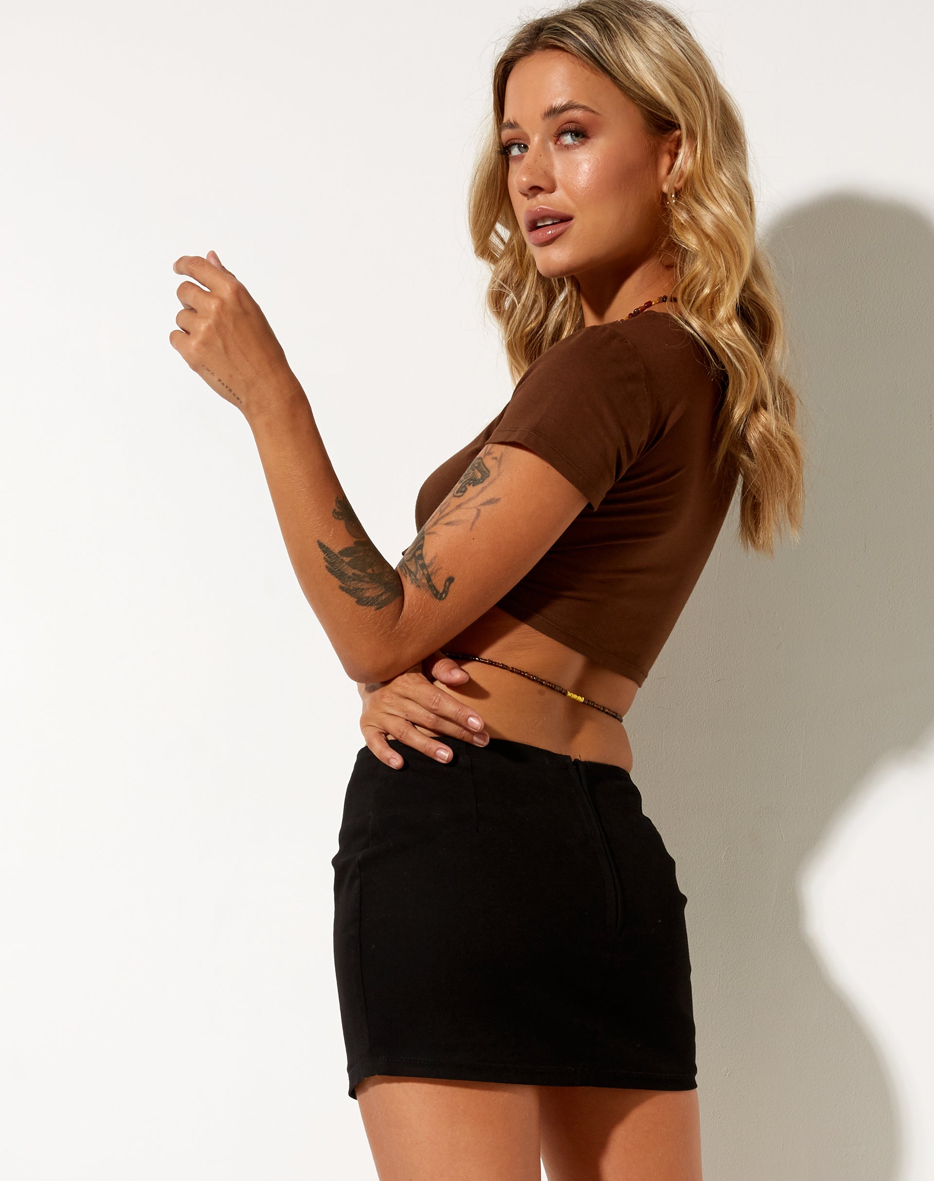 Afbeelding van Tindy Crop Top in Cacaobruin Yin en Yang