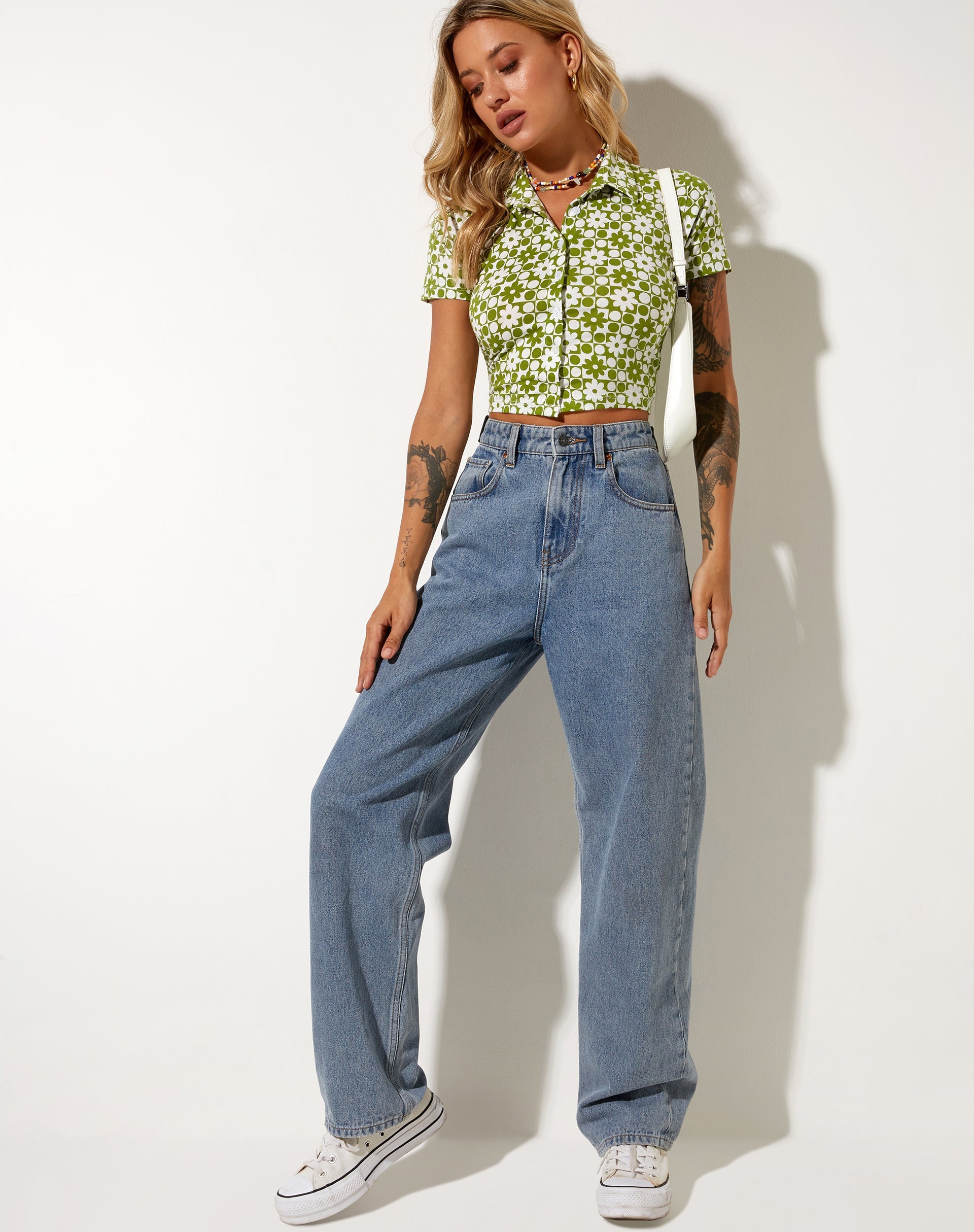Afbeelding van Wuma Cropped Shirt in Patchwork Daisy Green