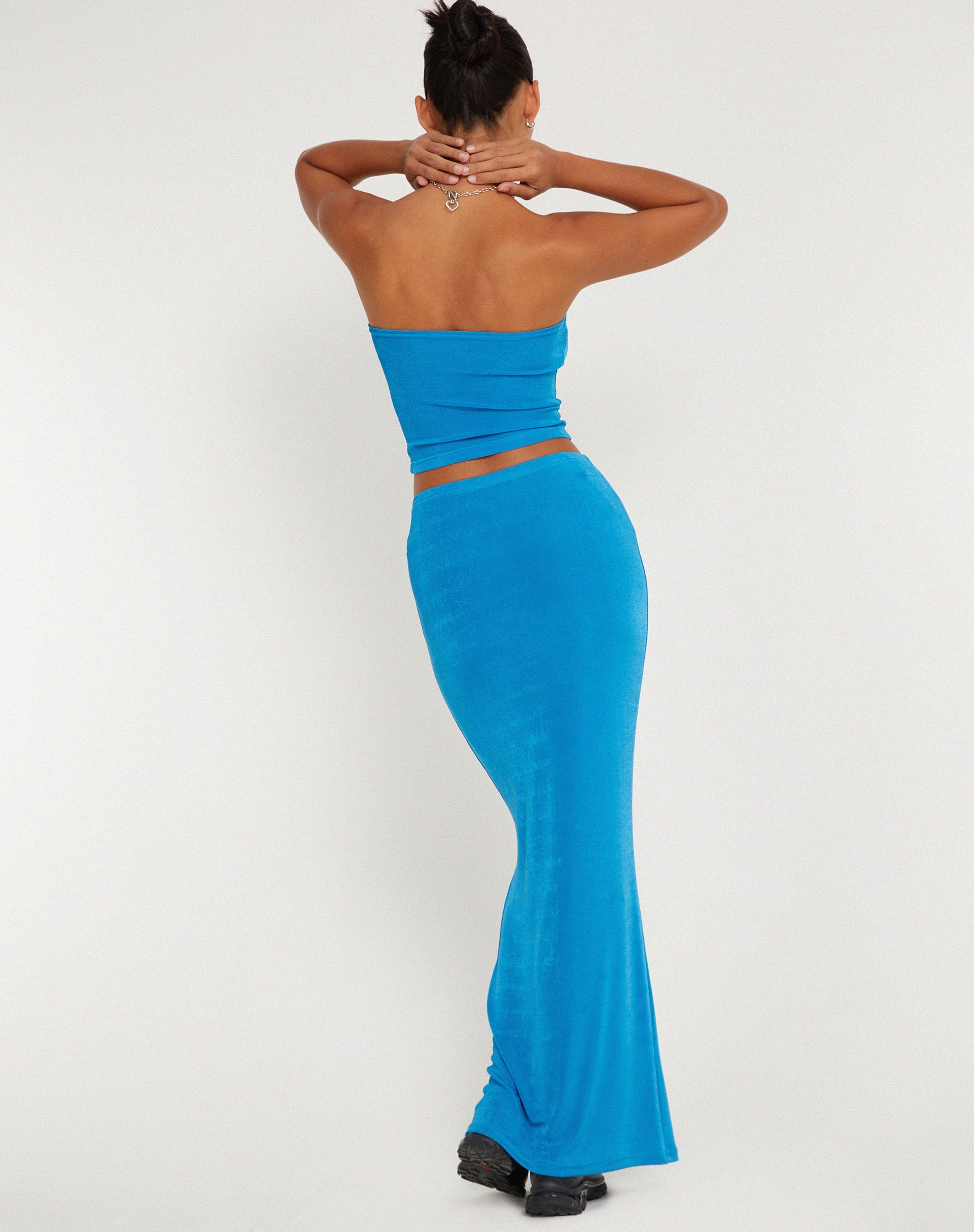 BEELD VAN Tulus Maxi Rok in Electric Blue