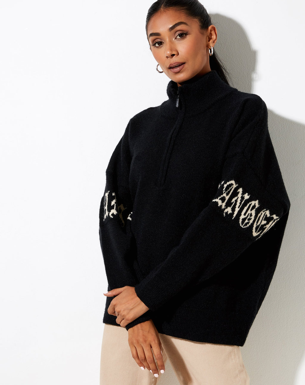 Tusca Sweatshirt in Zwart met Engel op Mouw