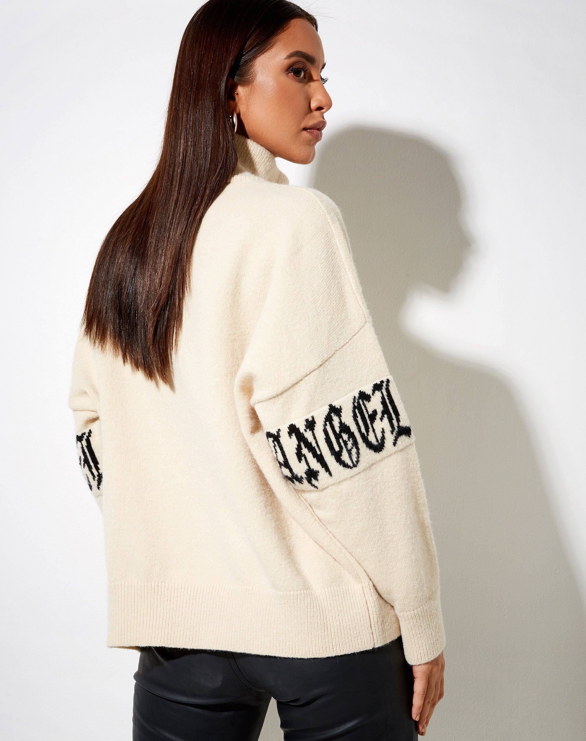 Afbeelding van Tusca Sweatshirt in Steen met Engel op Mouw
