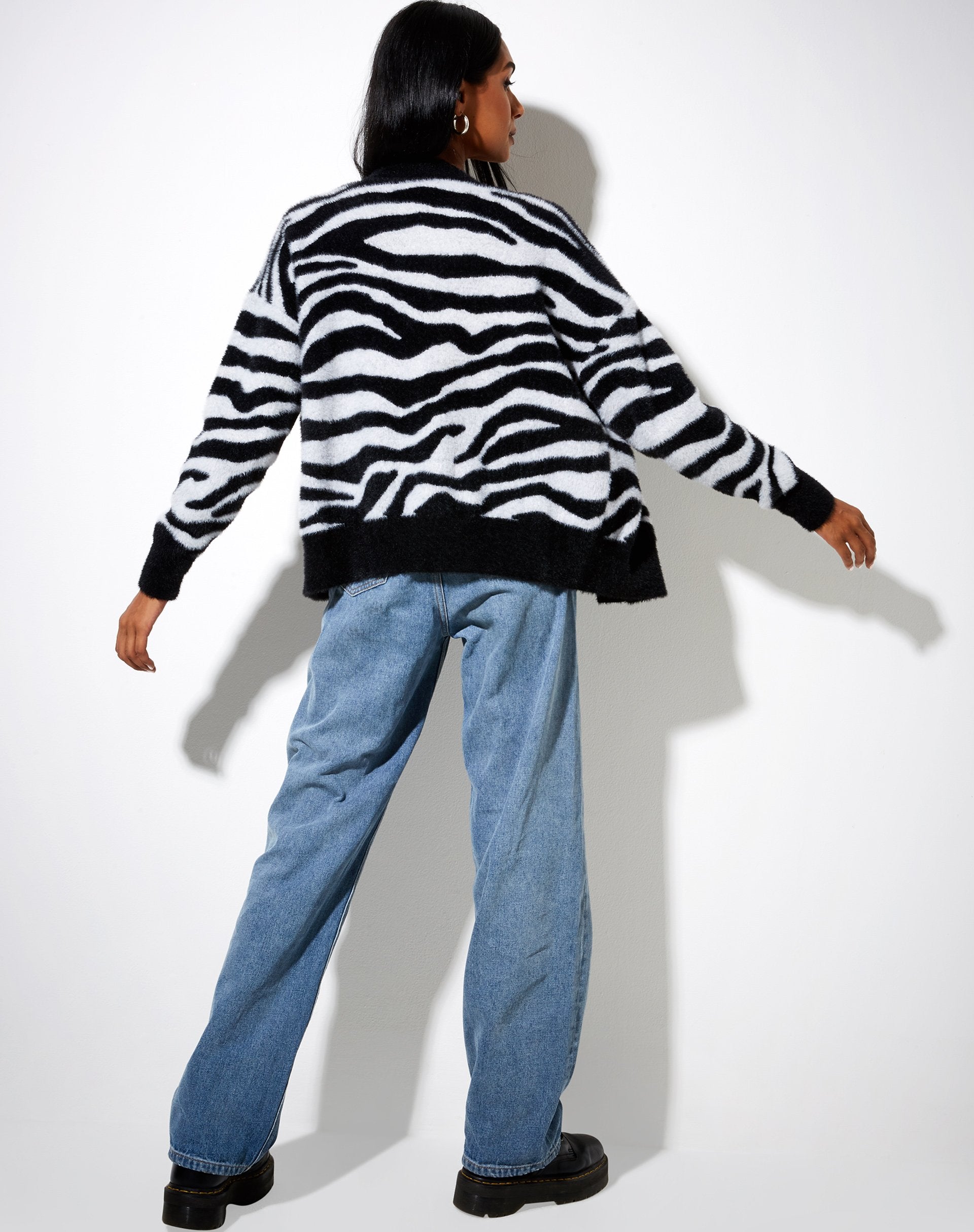 Afbeelding van Uriela Vest in gebreide zebra zwart-wit