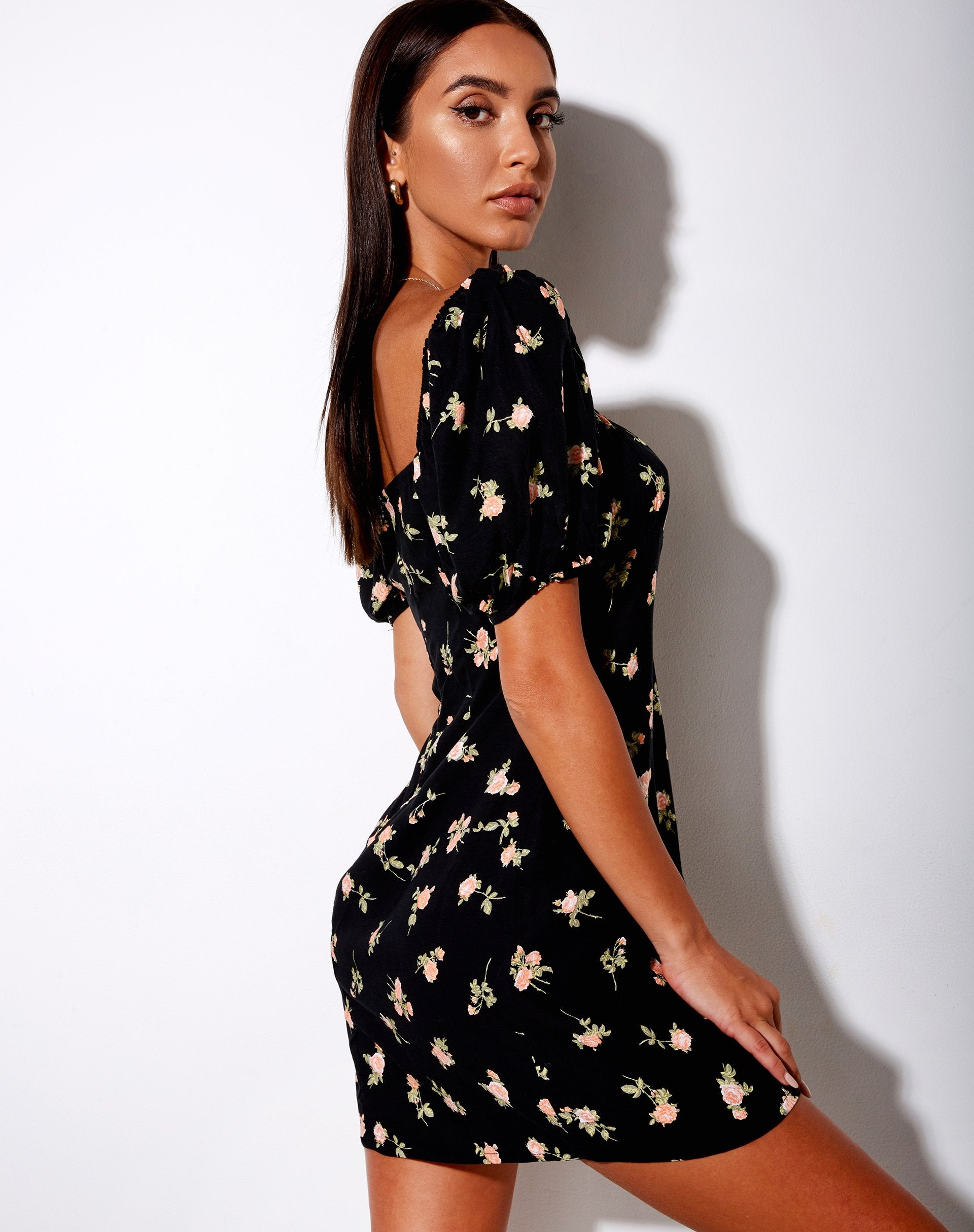 Afbeelding van Varie Mini Dress in Rose Garden Zwart