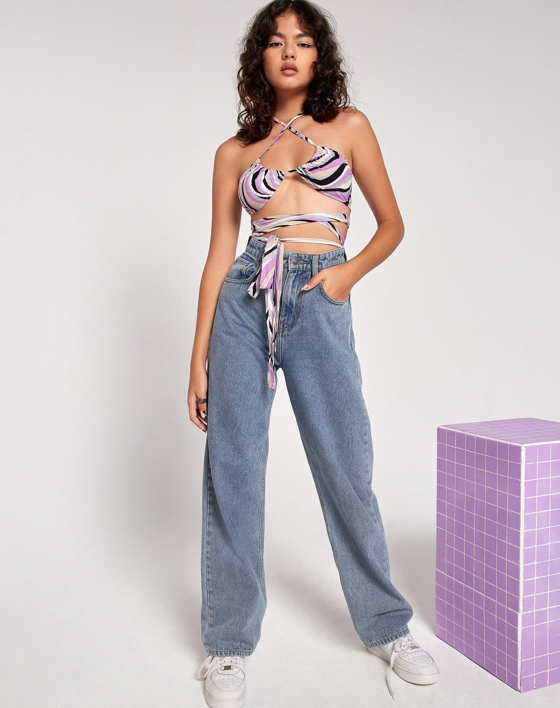 Afbeelding van Vinia Crop Top in jaren 60 Abstract