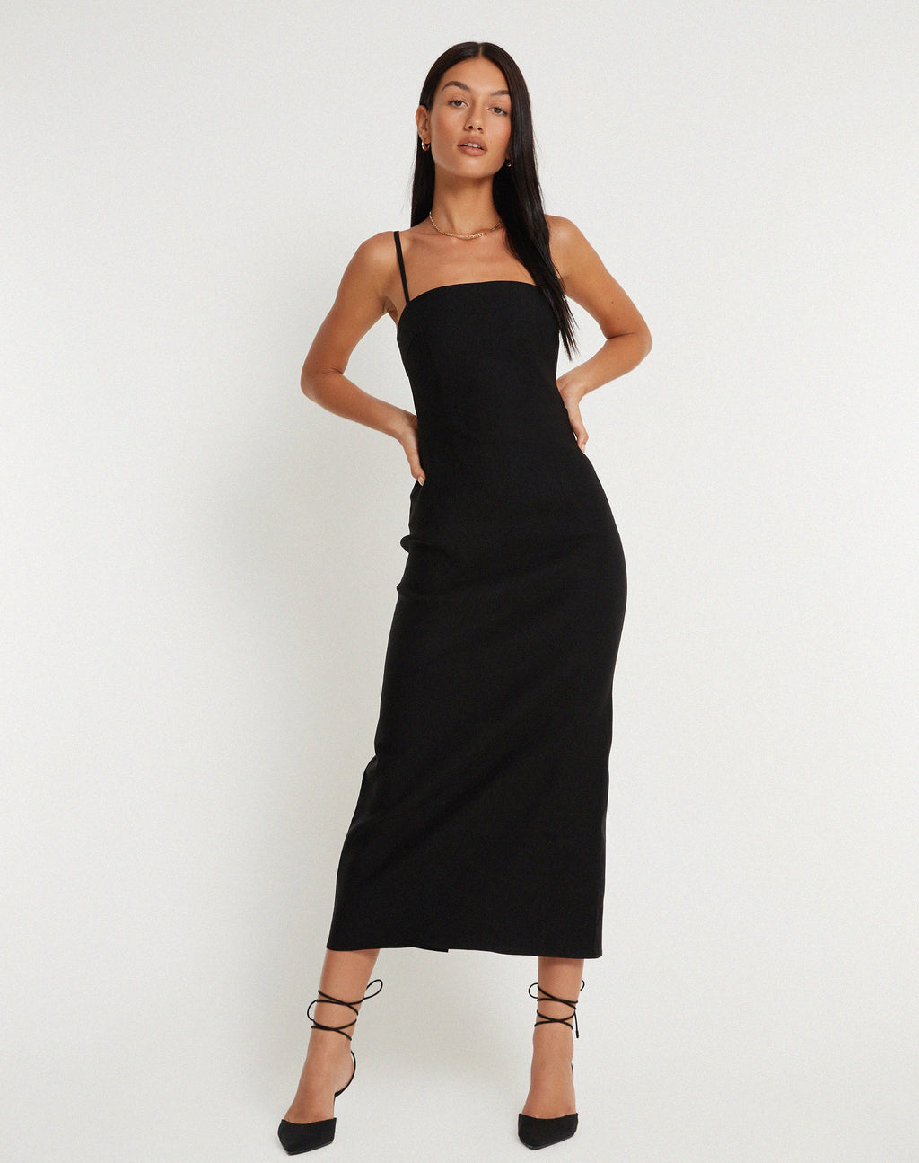 Volkava Maxi Dress in Zwart