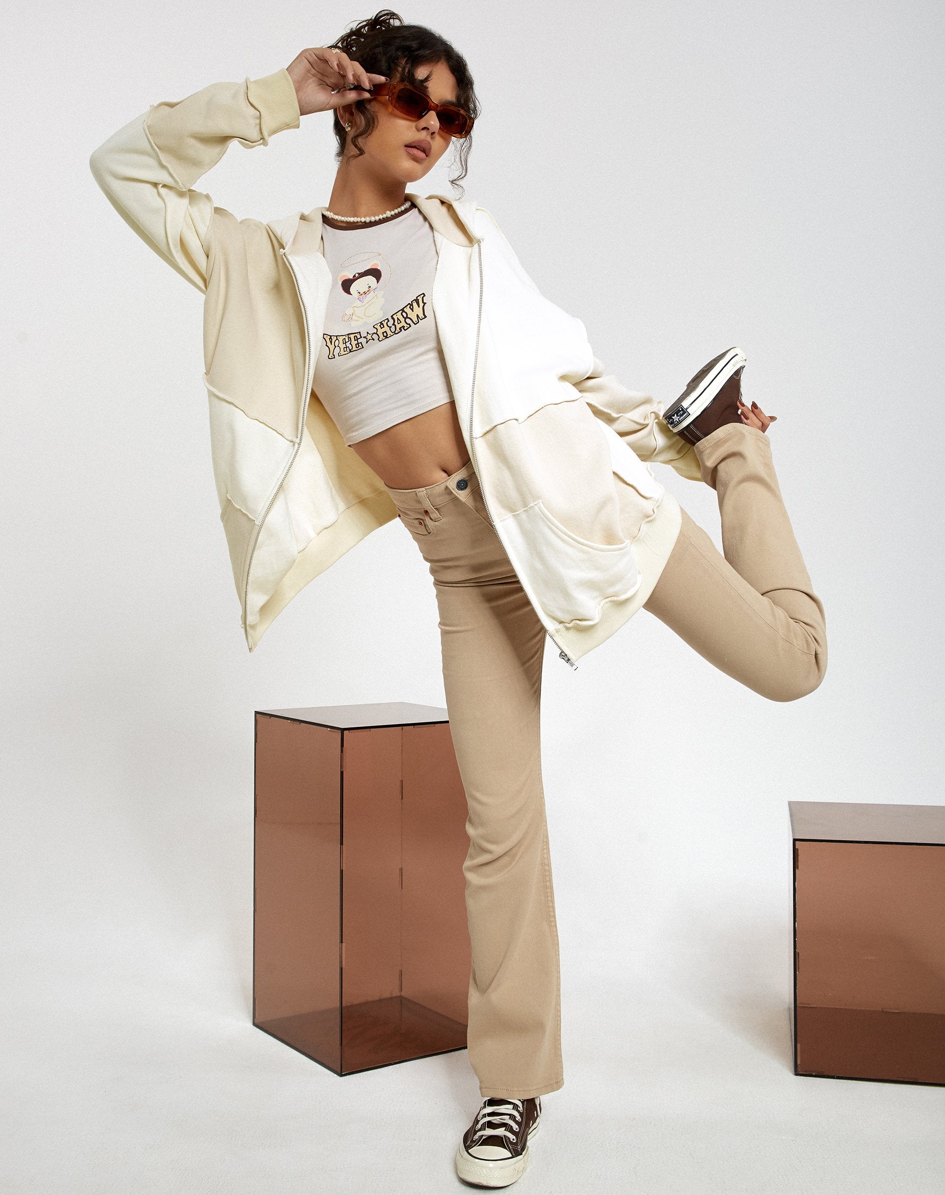 Afbeelding van Motel X Barbara Kristoffersen Wati Hoodie in Panelled Ivory en Winter White