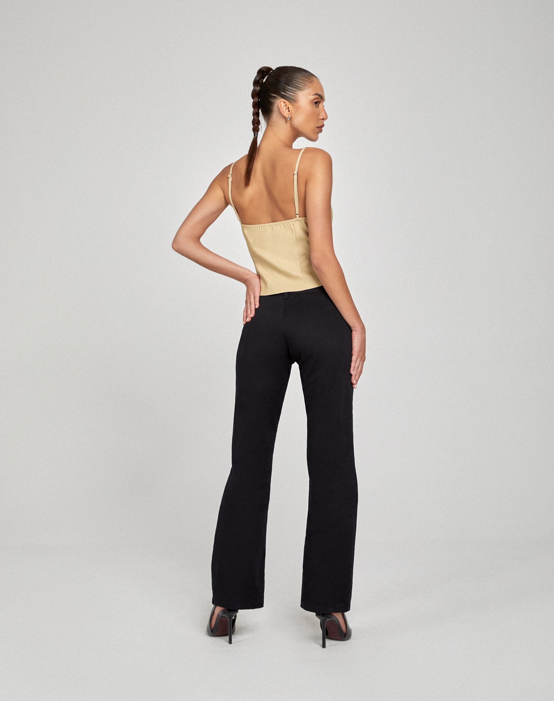 Yaka Cami Top in Getailleerd Ecru