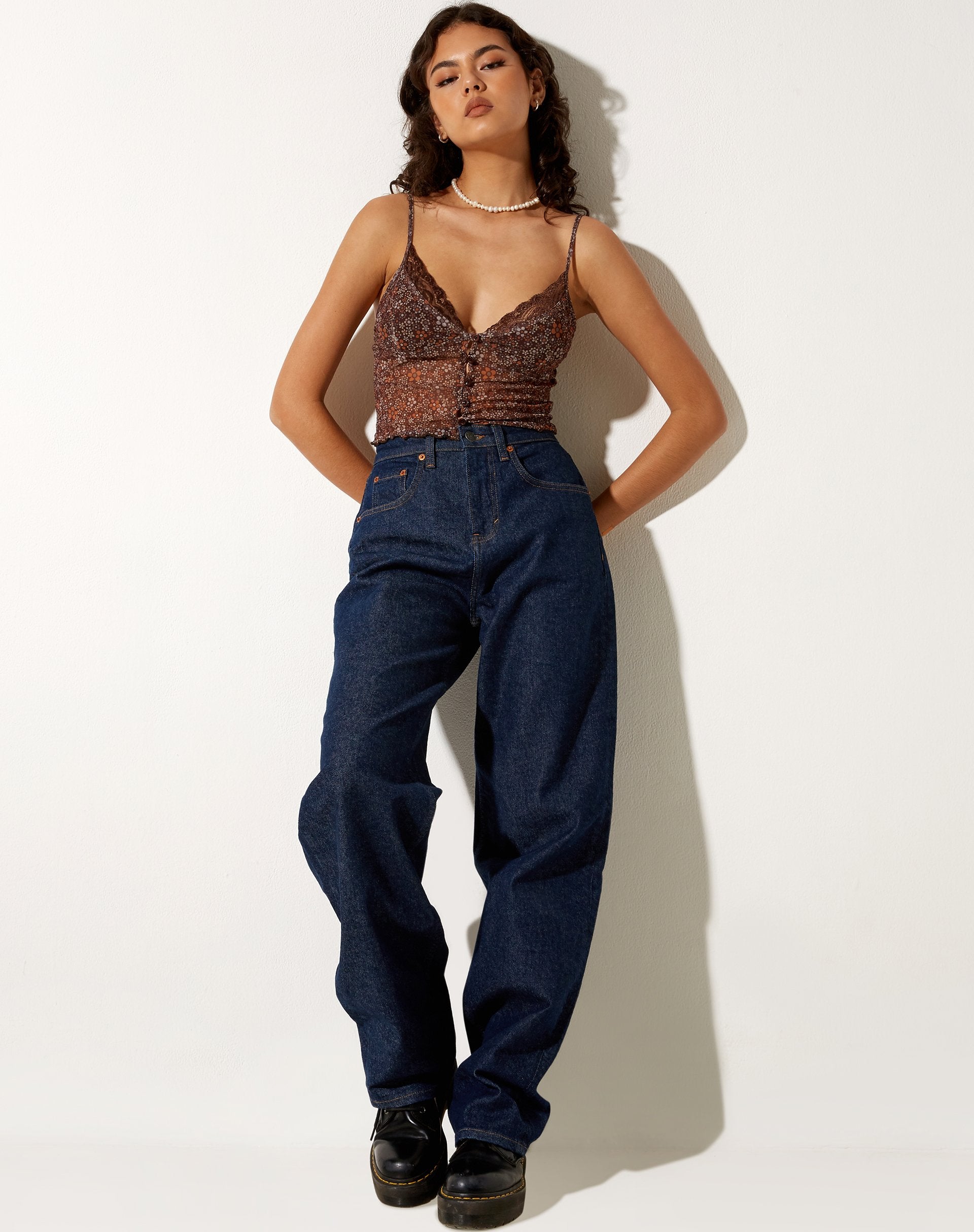 Afbeelding van Yena Crop Top in Flower Garden Bruin