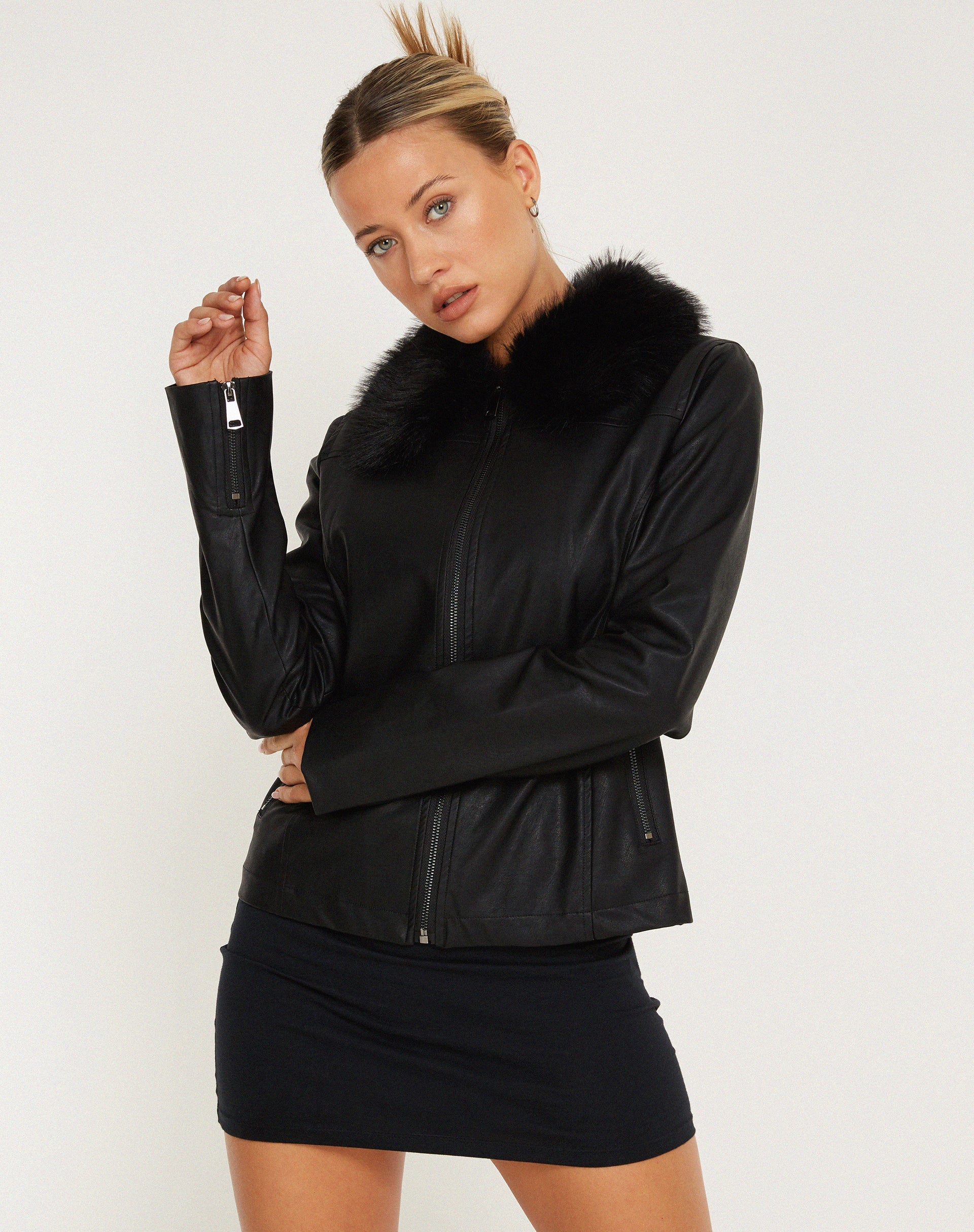 Afbeelding van Yindo Zip Up Jacket in PU Zwart