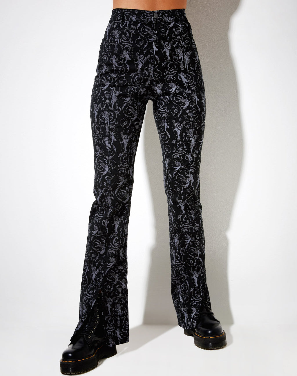 Zabby Flare Broek in Barok Cherubijn Zwart en Grijs