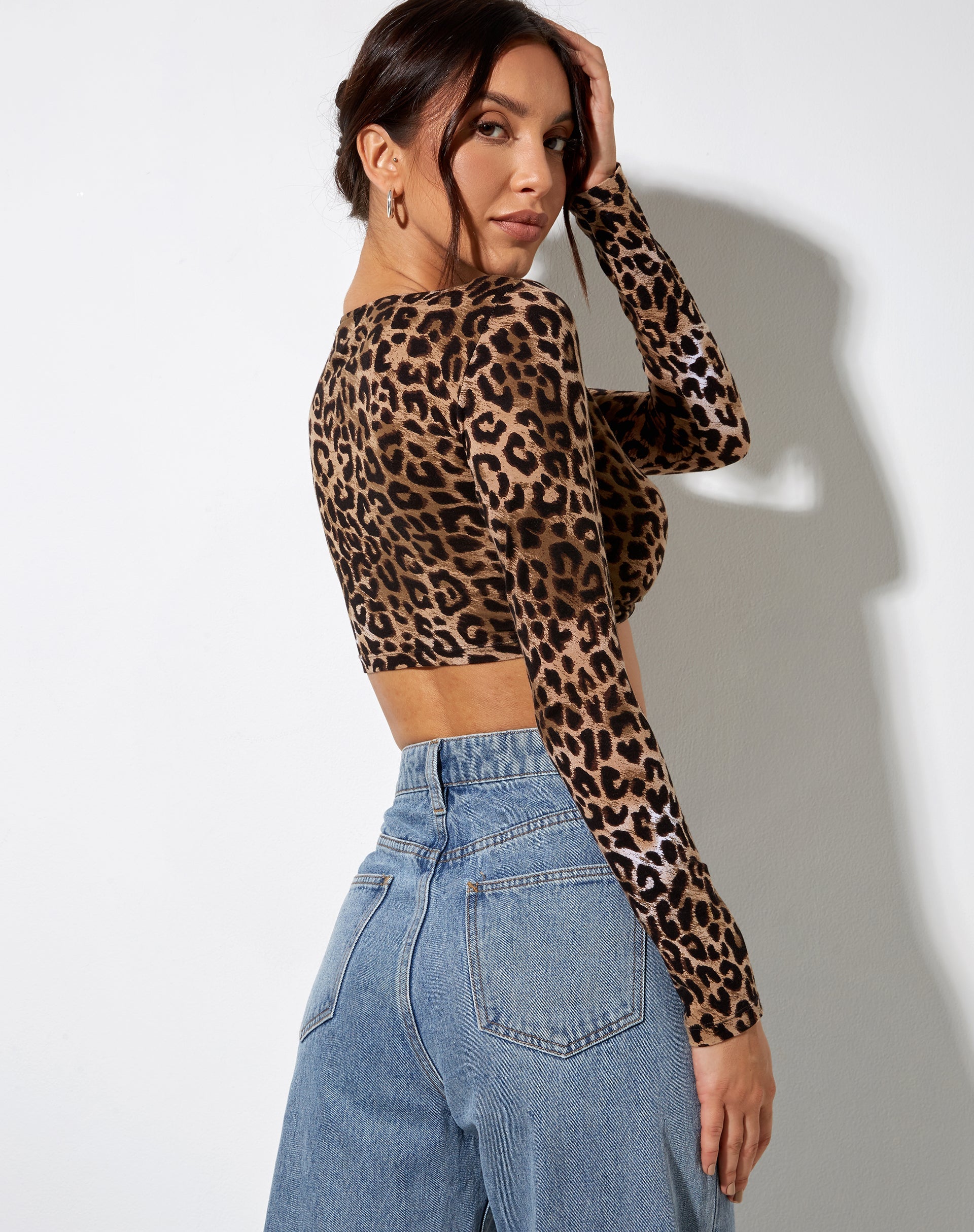 Afbeelding van Zen Crop Top in Nachtluipaard Bruin