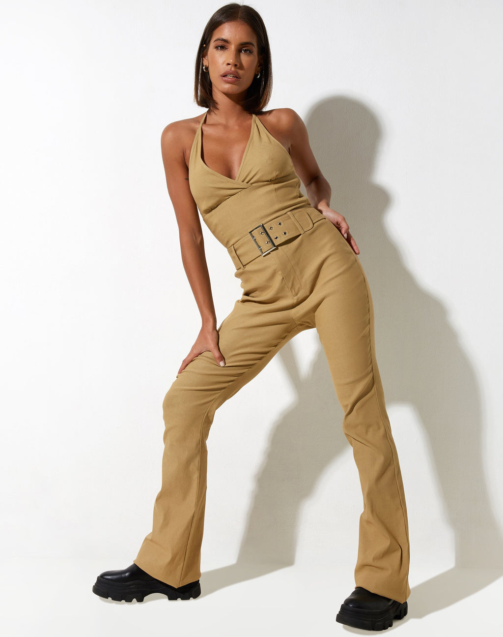 Zocha Flare Broek in Getailleerd Putty